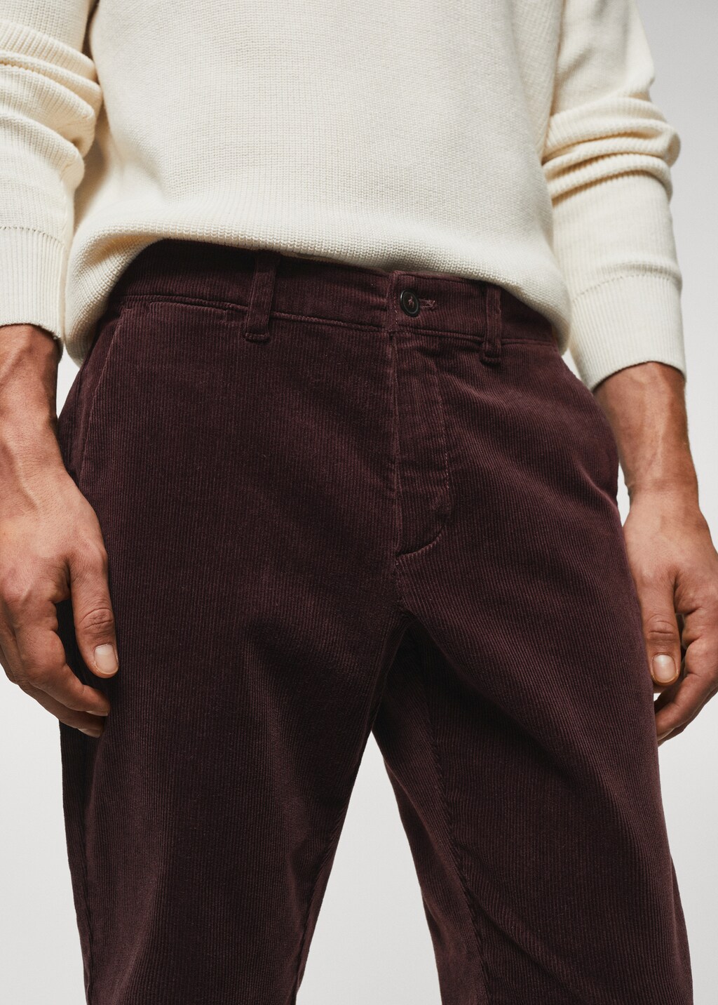 Corduroy slim-fit cropped trousers - Details of the article 1