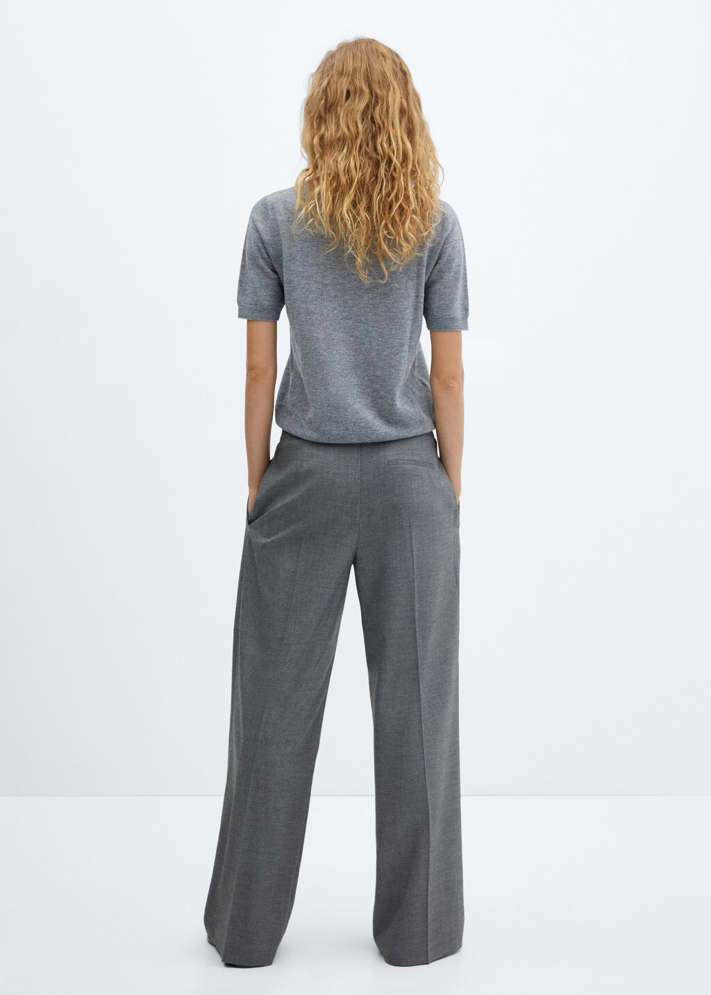 Wideleg pleated trousers - Reverse of the article