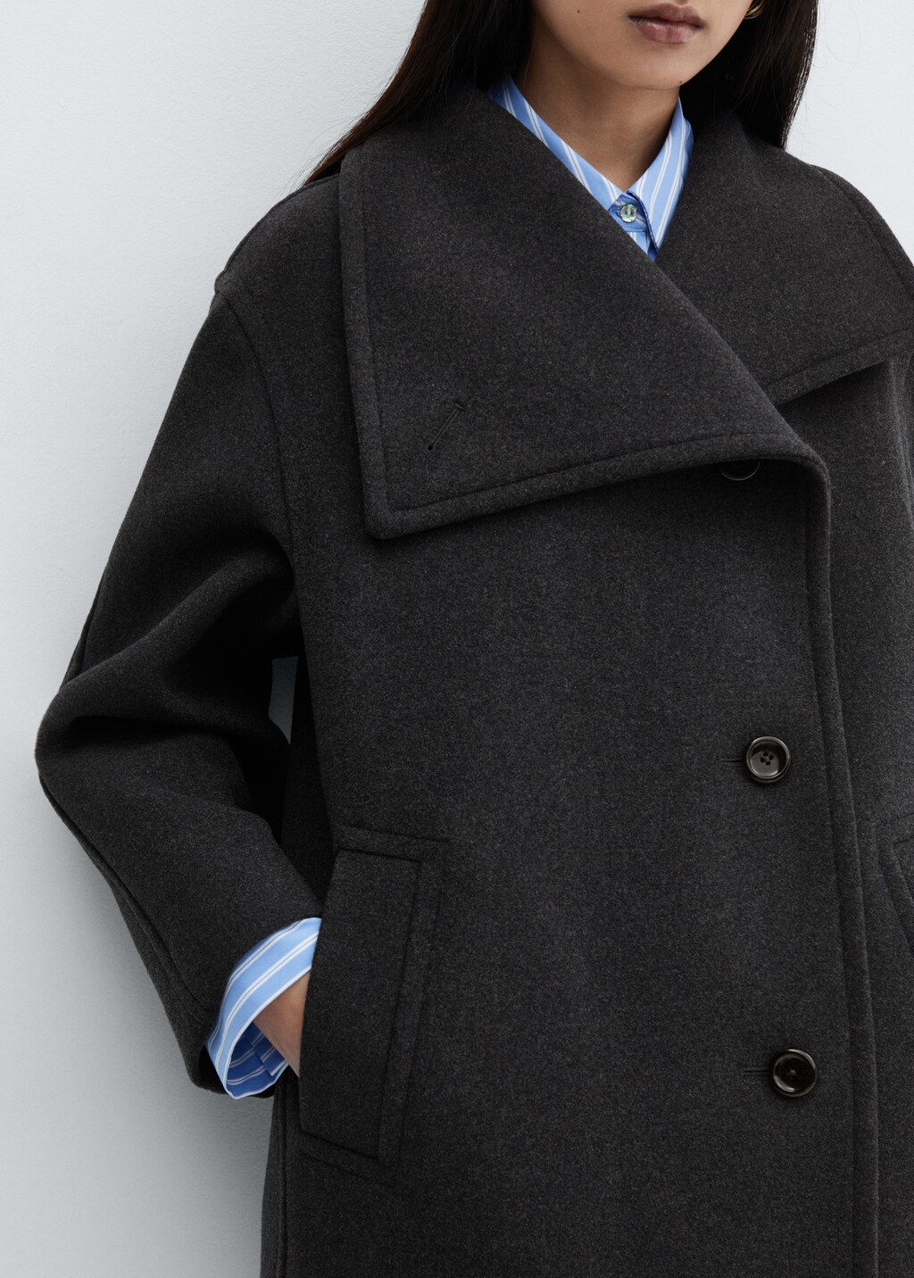 Wide lapel wool-blend coat - Details of the article 6