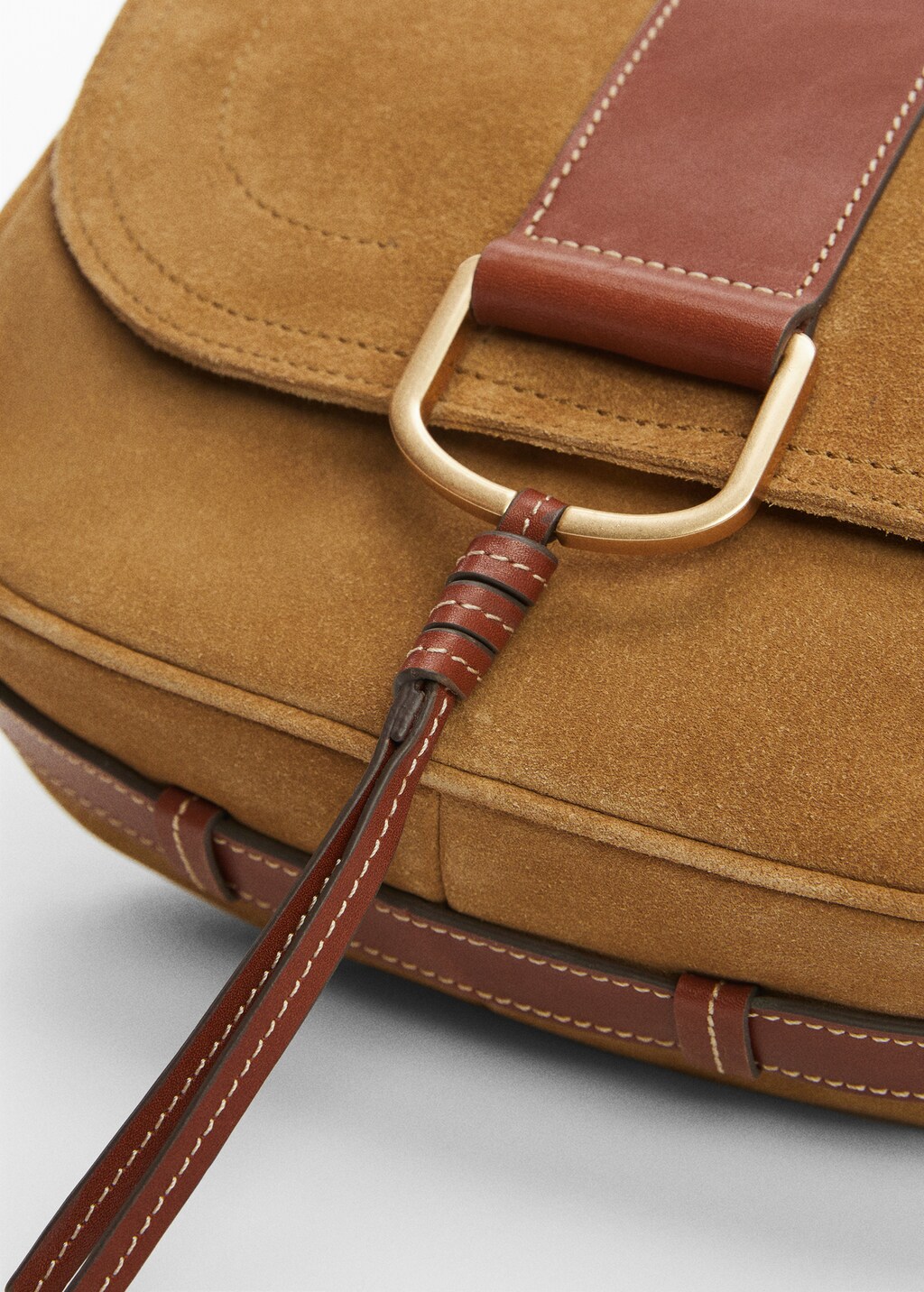 Leather crossbody bag - Details of the article 2