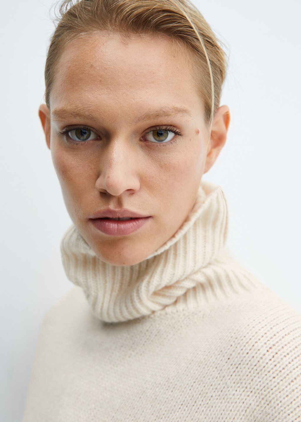 Turtleneck knitted sweater - Details of the article 1