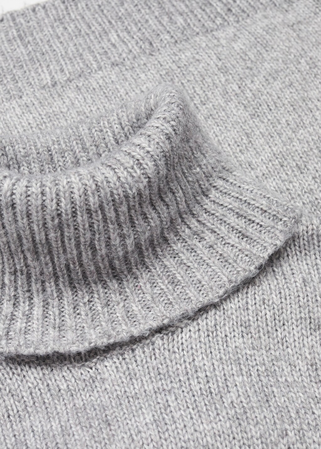 Turtleneck knitted sweater - Details of the article 8