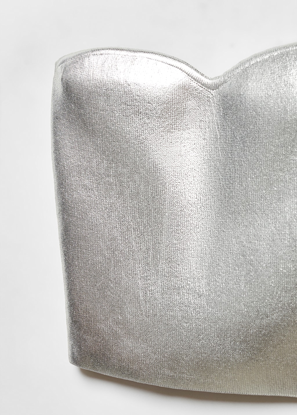 Metallic top with sweetheart neckline  - Details of the article 8