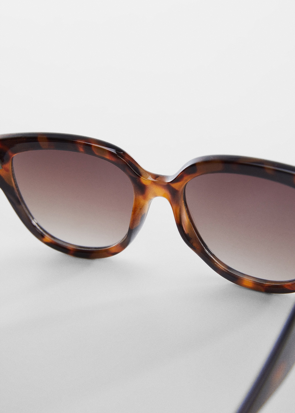 Sonnenbrille im Retro-Stil - Detail des Artikels 1