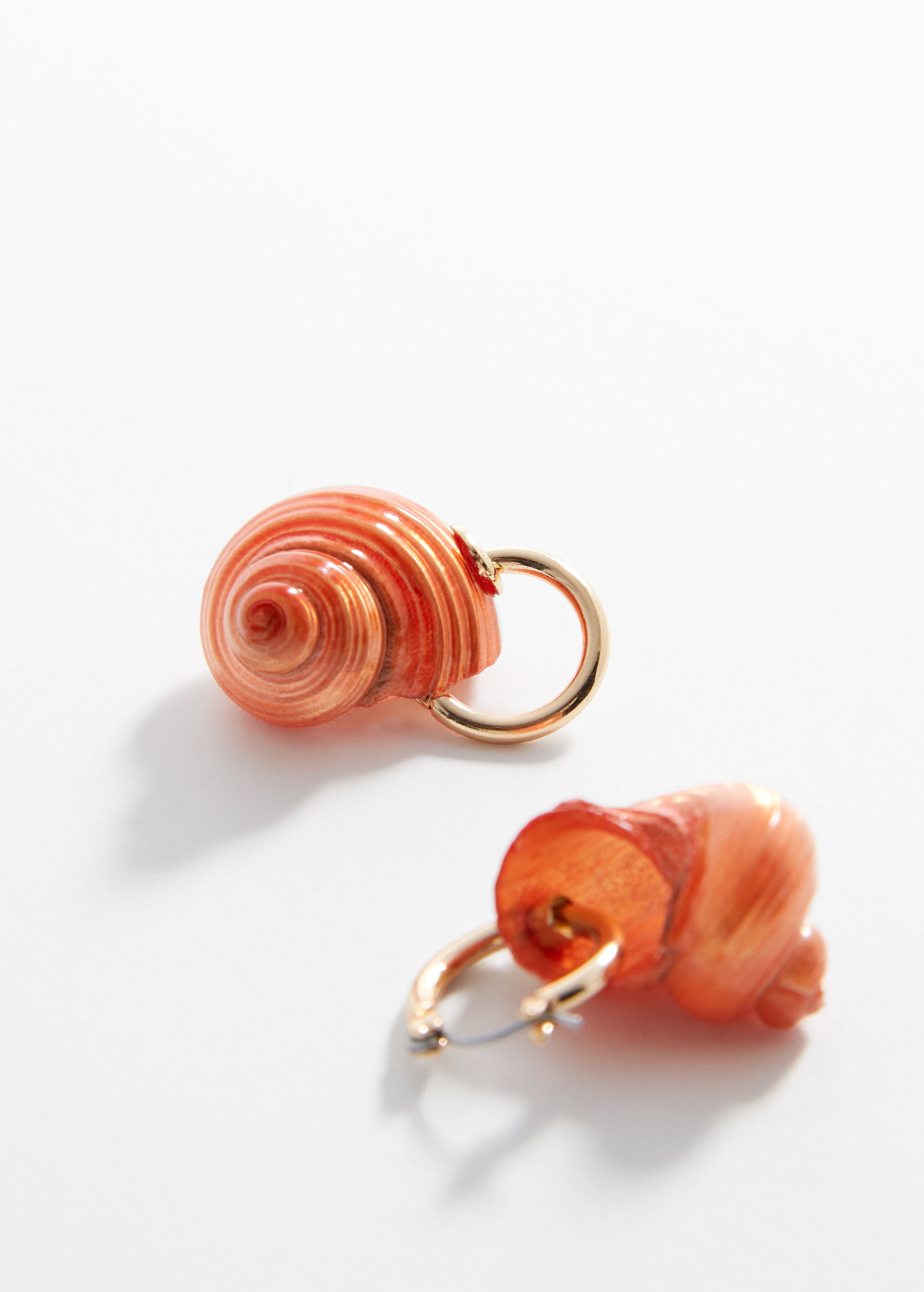 Boucles d’oreilles coquille escargot - Plan moyen