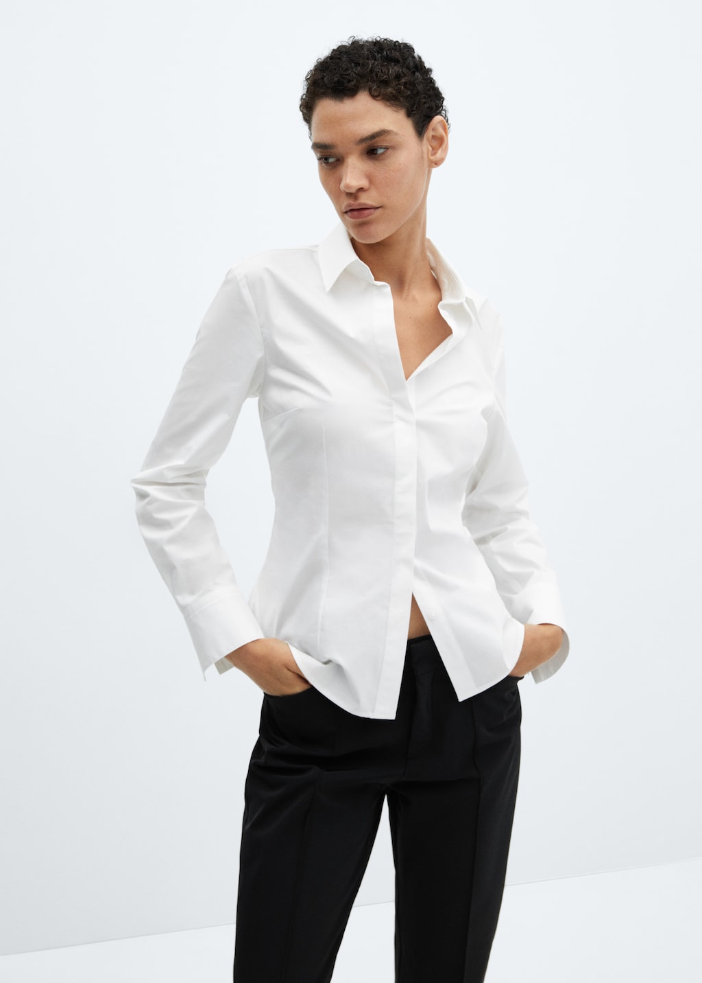 Chemise cintrée coton - Plan moyen