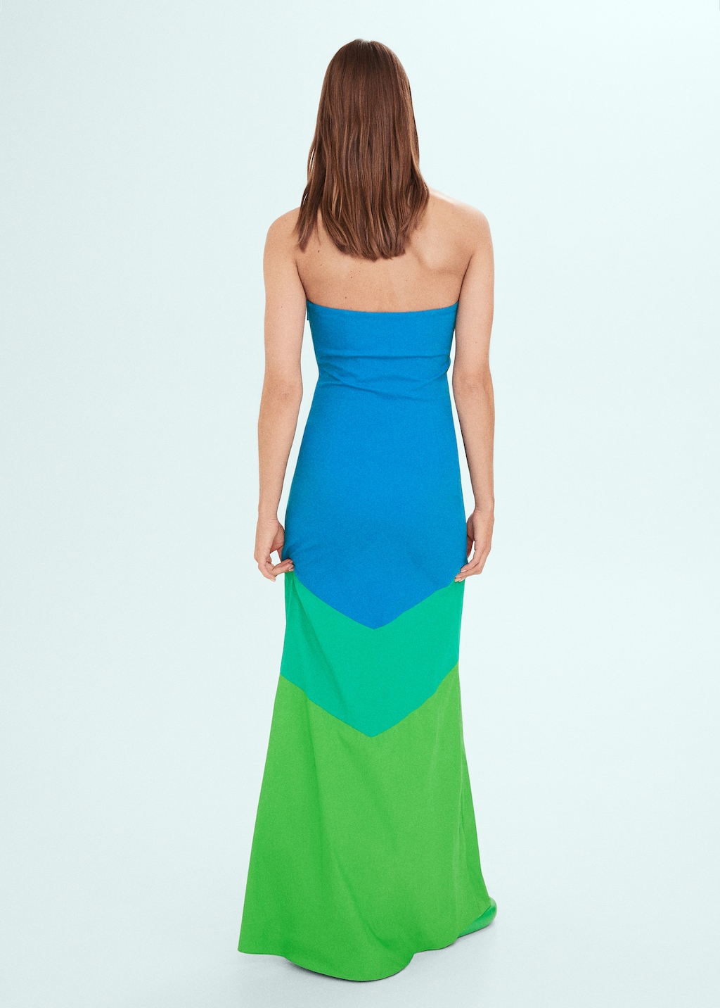 Multi-colored dress with knot neckline - Reverse of the article