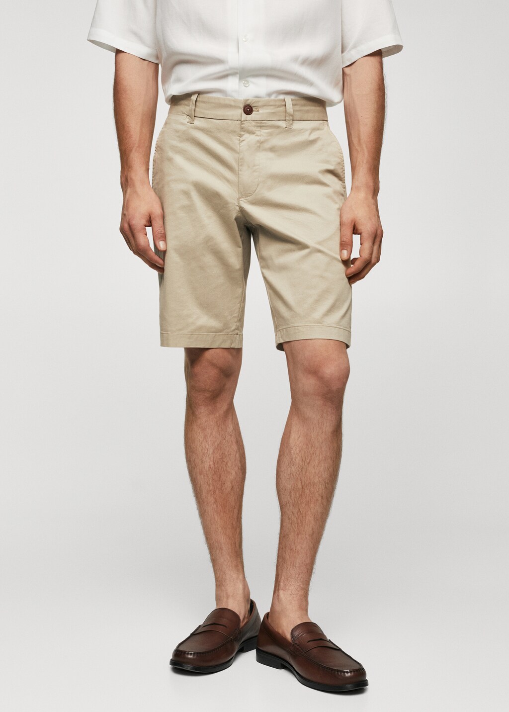 Slim-Fit-Bermudashorts im Chino-Stil aus Baumwolle - Mittlere Ansicht