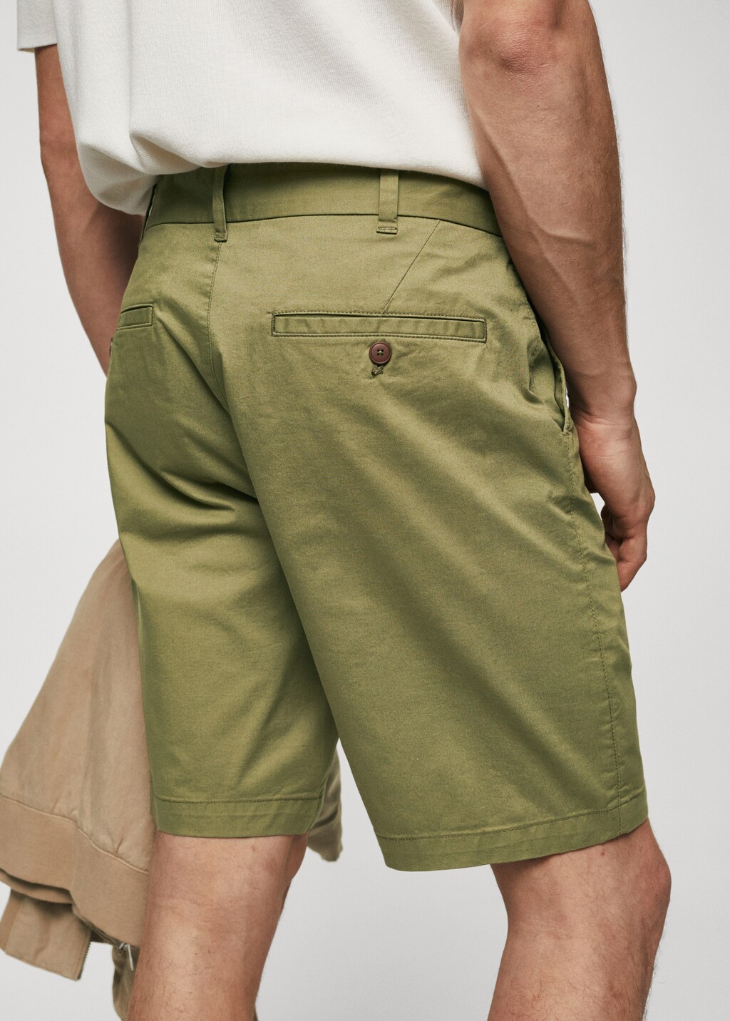 Slim-fit chino cotton bermuda shorts - Details of the article 2