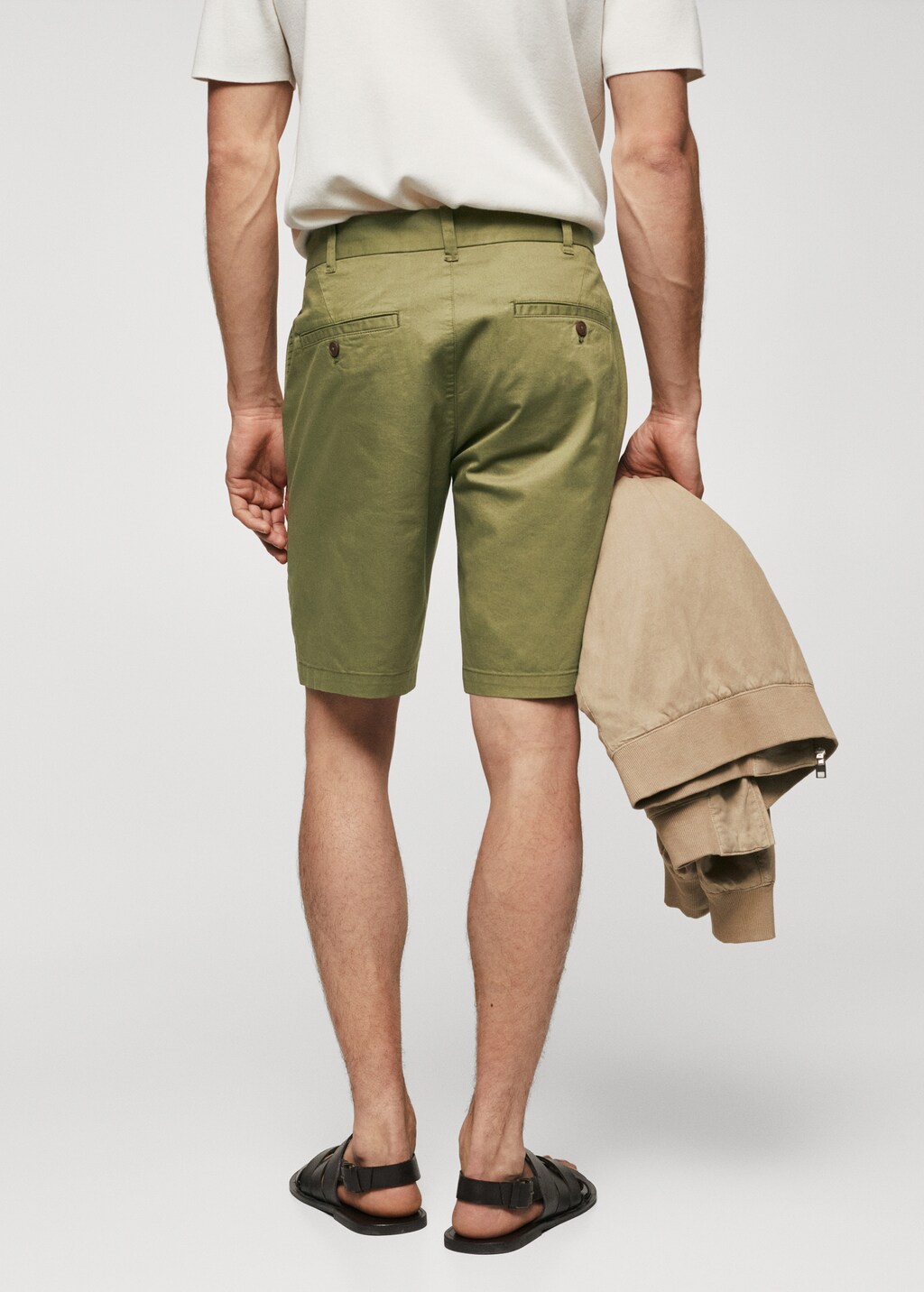 Slim-Fit-Bermudashorts im Chino-Stil aus Baumwolle - Rückseite des Artikels