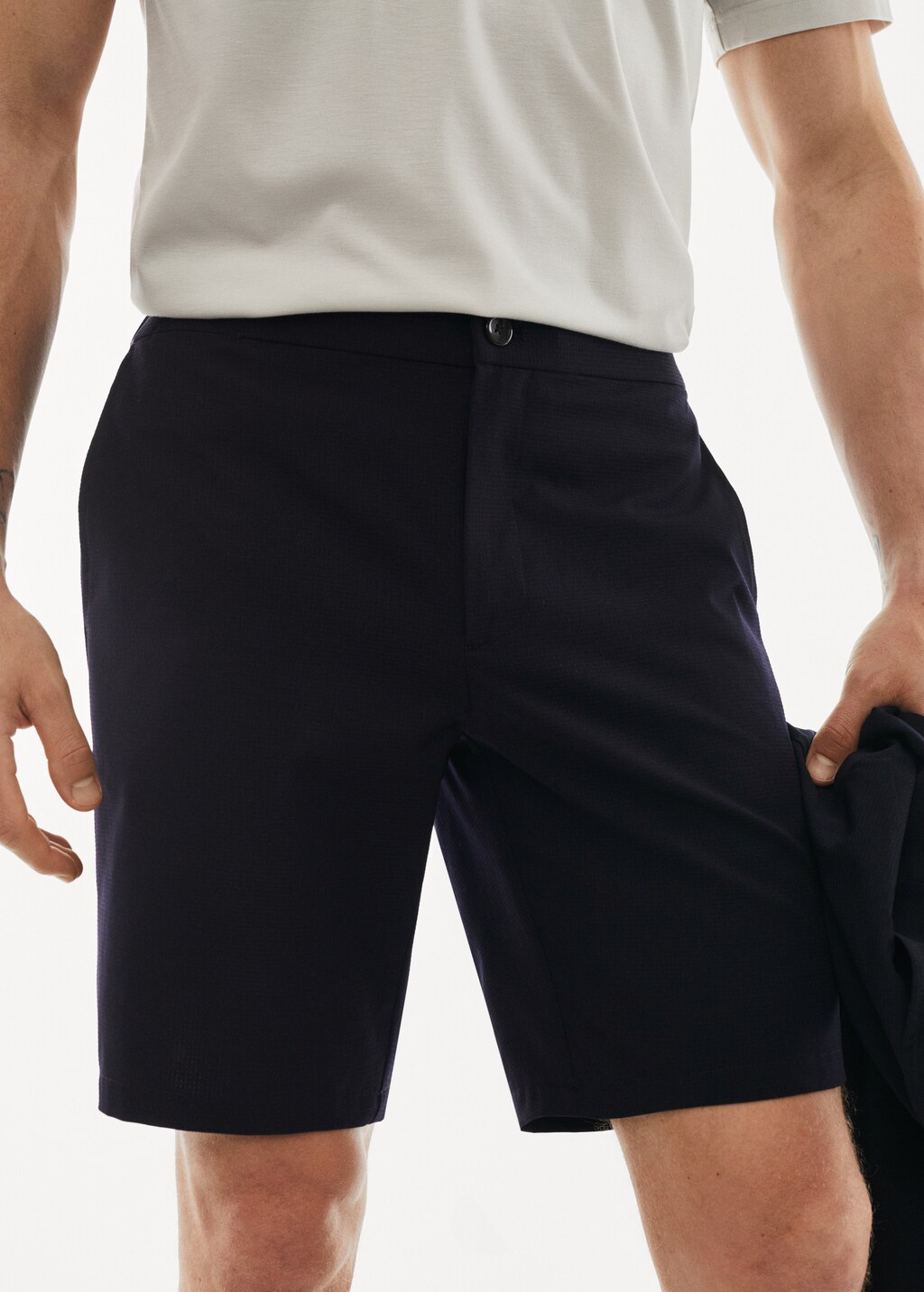 Water-repellent stretch shorts - Details of the article 1