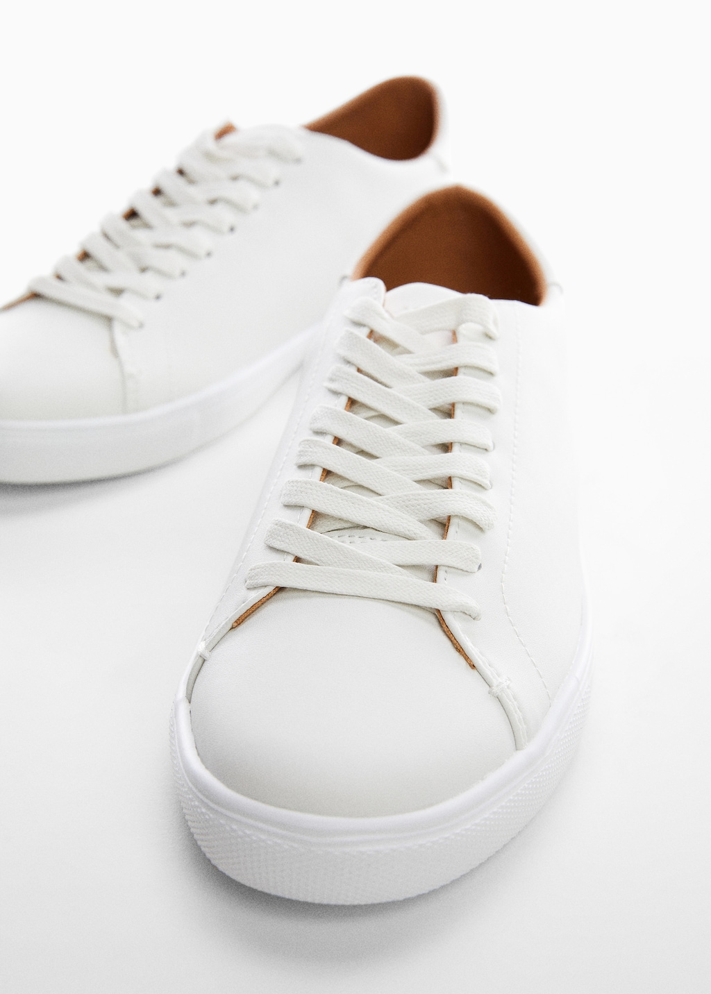 Monocoloured leather sneakers - Details of the article 2