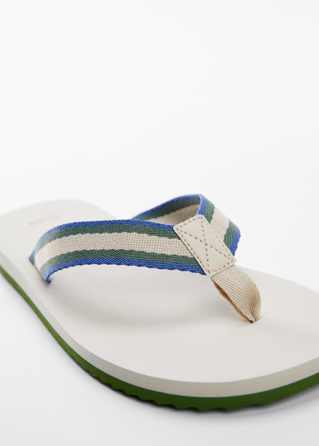 Flip-flops with contrasting colour straps - Details of the article 1