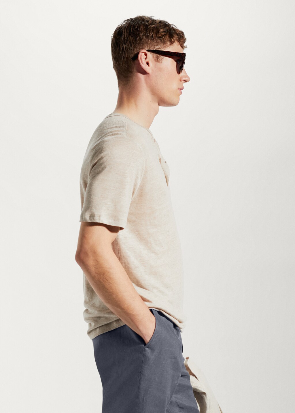 100% linen Henley t-shirt - Details of the article 2