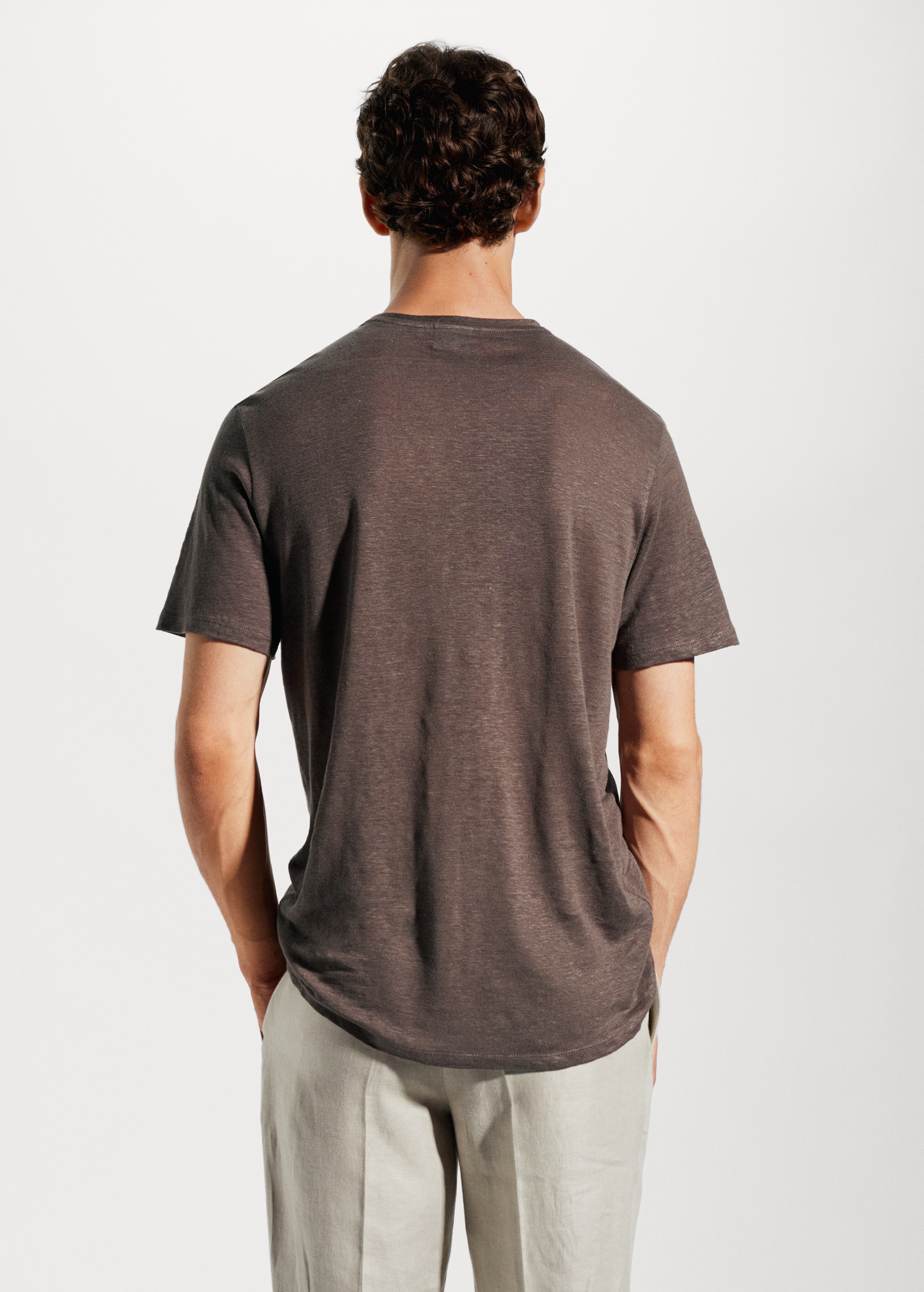 100% linen slim-fit t-shirt - Reverse of the article