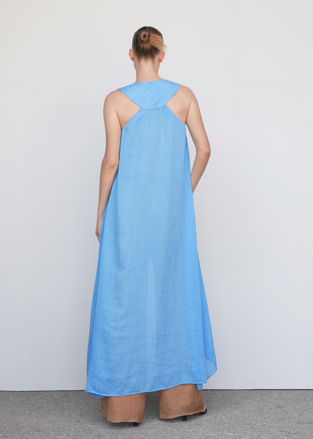 Pleated halter neck dress - Reverse of the article