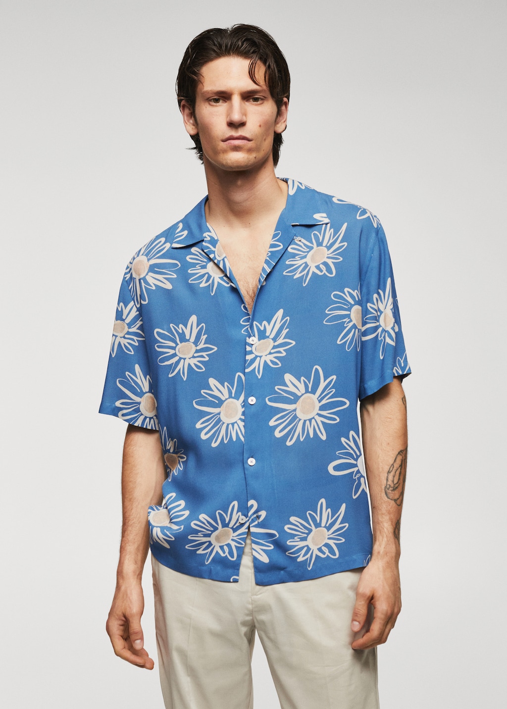 Camisa cuello bowling estampado flor - Plano medio