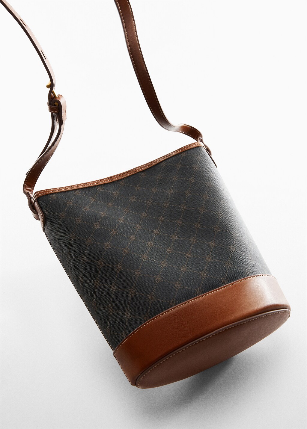 Bucket bag with printed logo - Details of the article 5