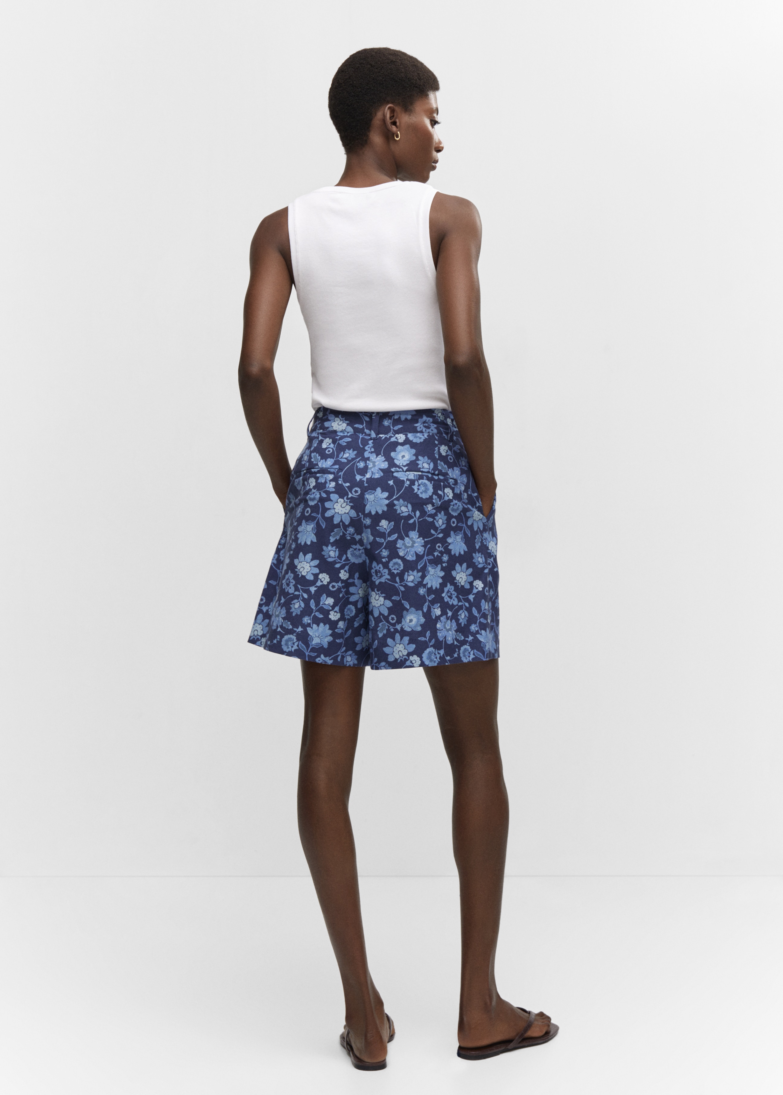 Floral-print shorts - Reverse of the article