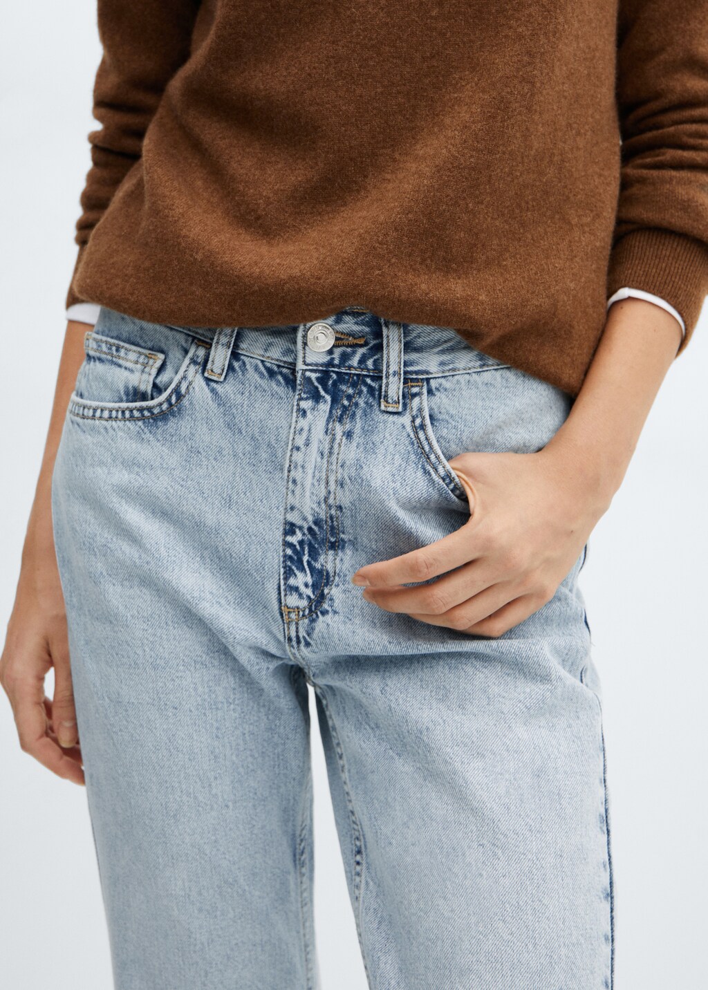 Mid-rise straight jeans - Details of the article 6