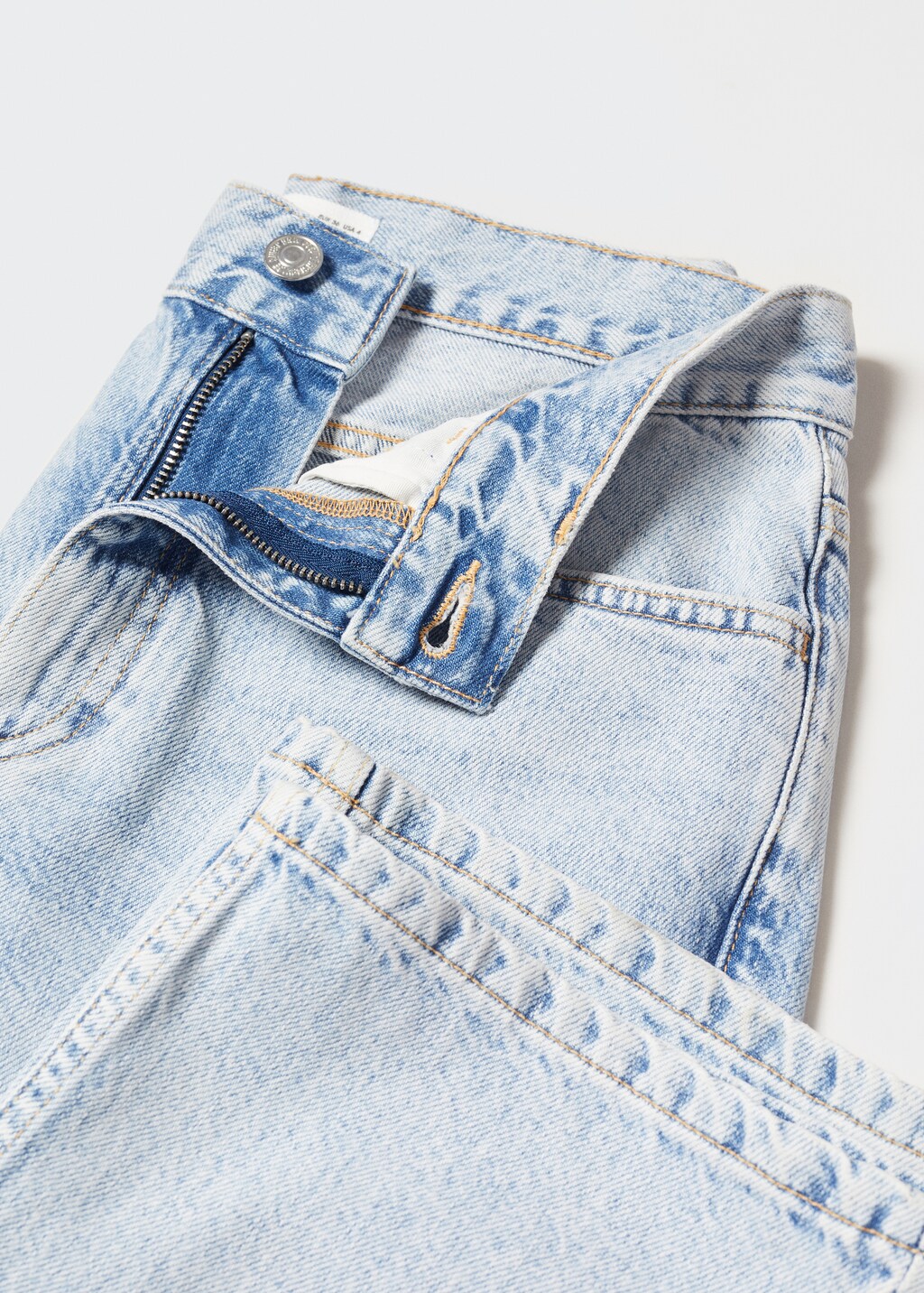 Mid-rise straight jeans - Details of the article 8