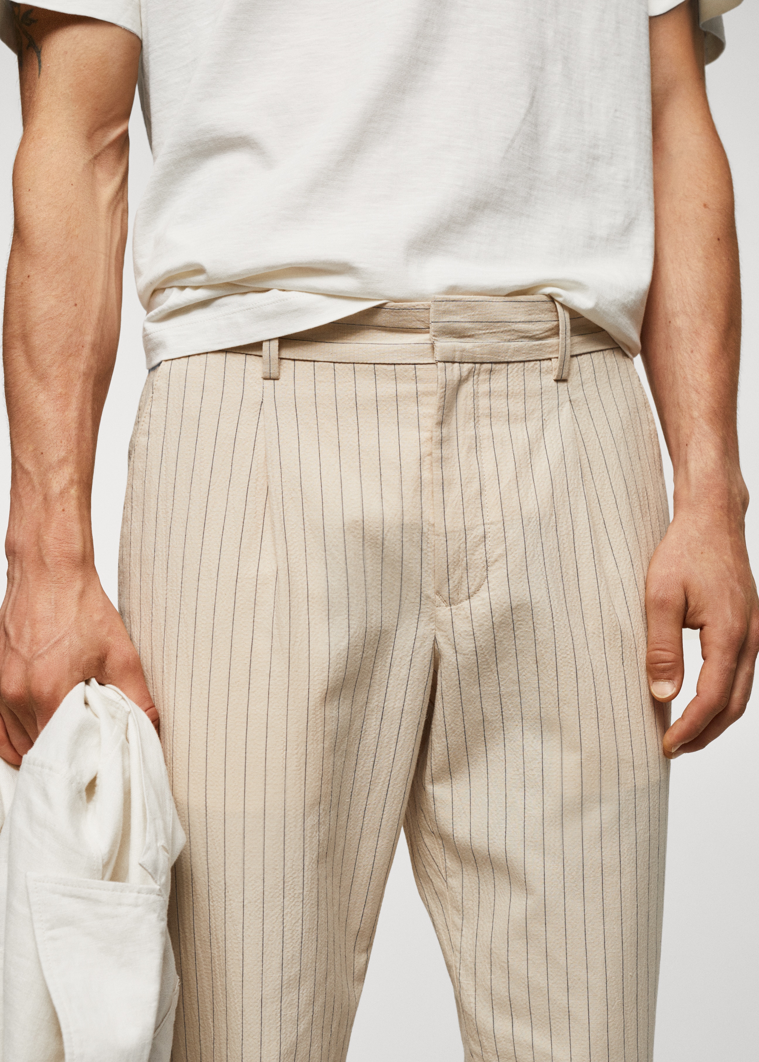 Cotton-linen seersucker trousers - Details of the article 1