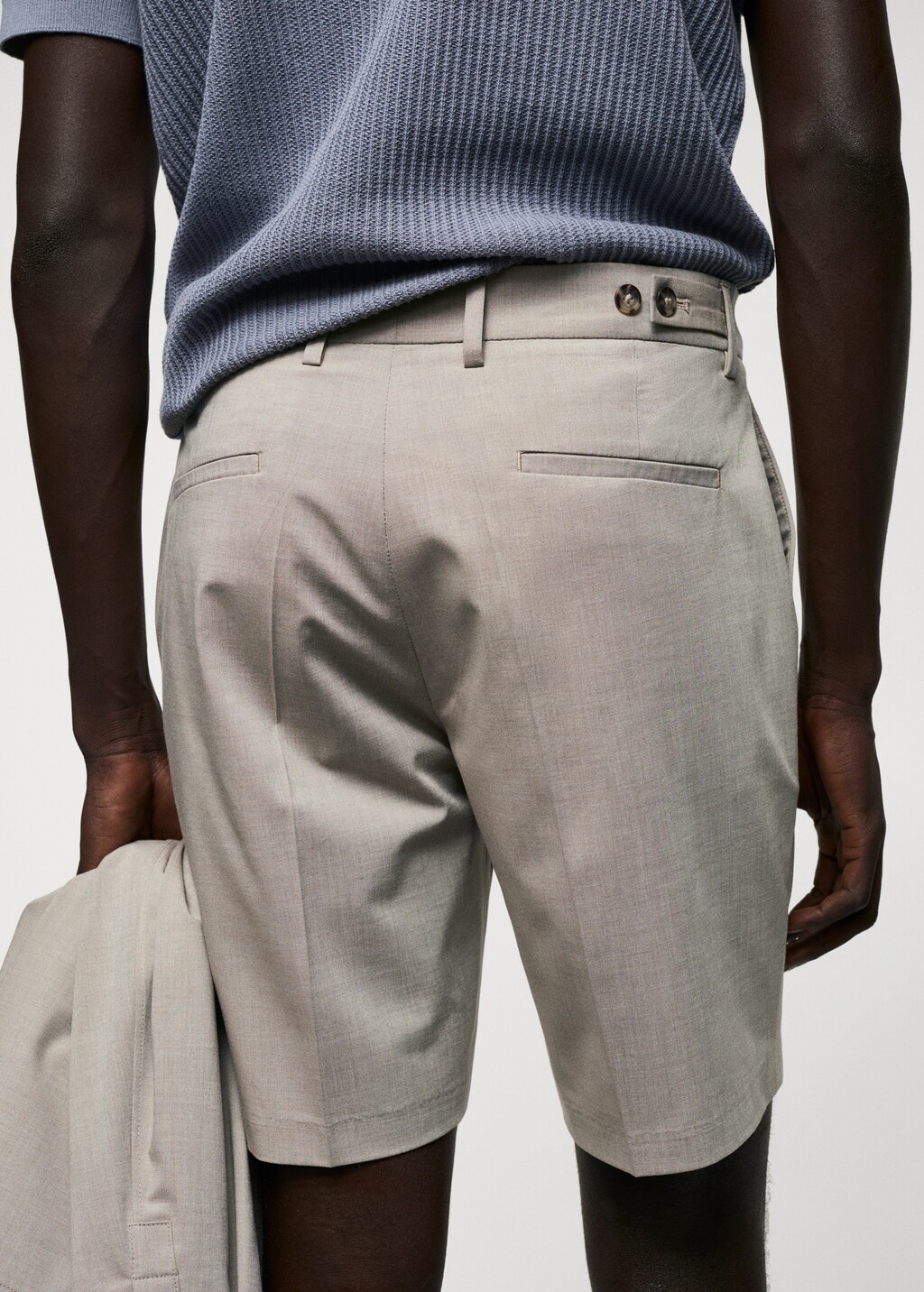 Slim-fit bermuda shorts with adjustable waist - Details of the article 6