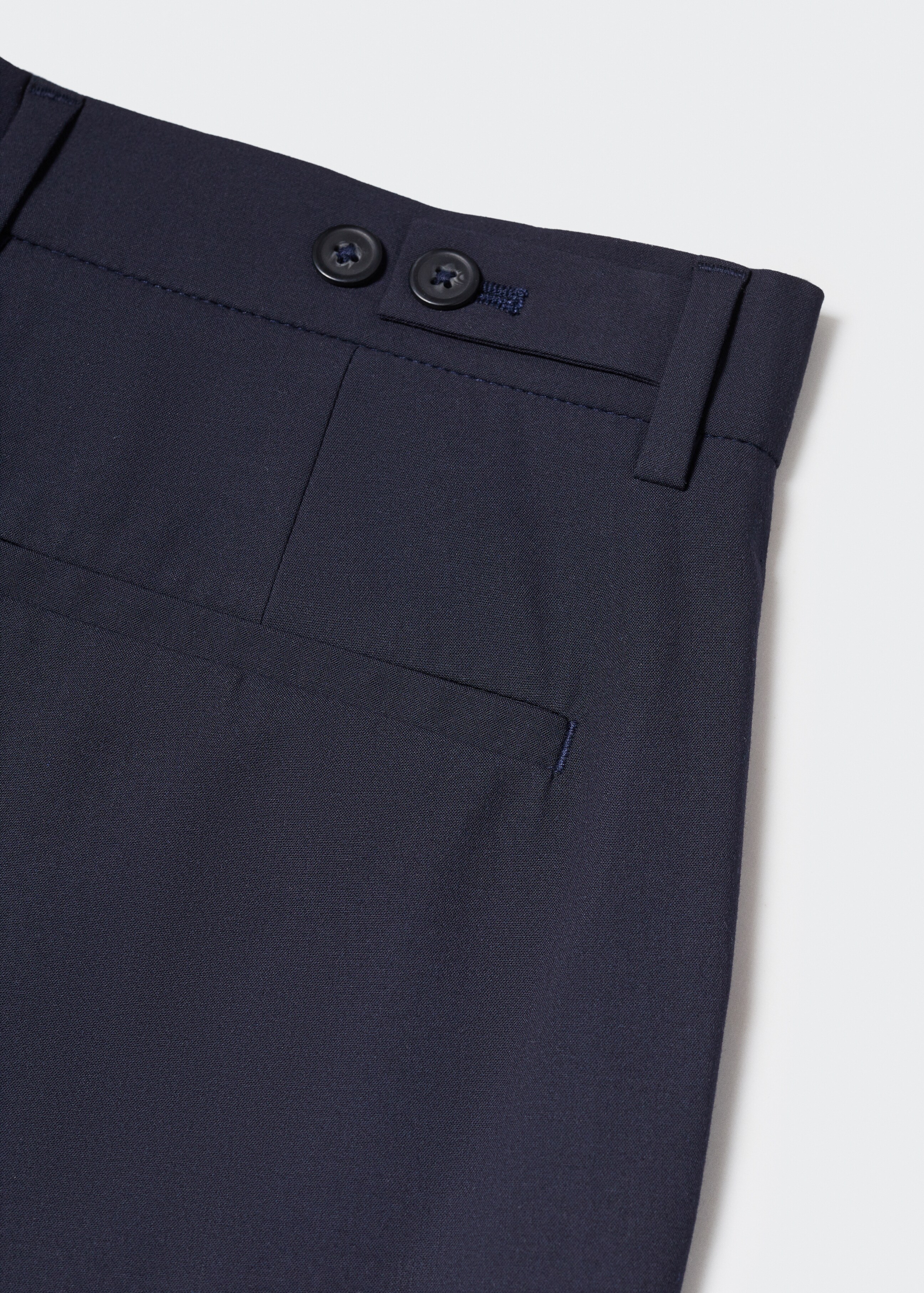 Slim-fit bermuda shorts with adjustable waist - Details of the article 8