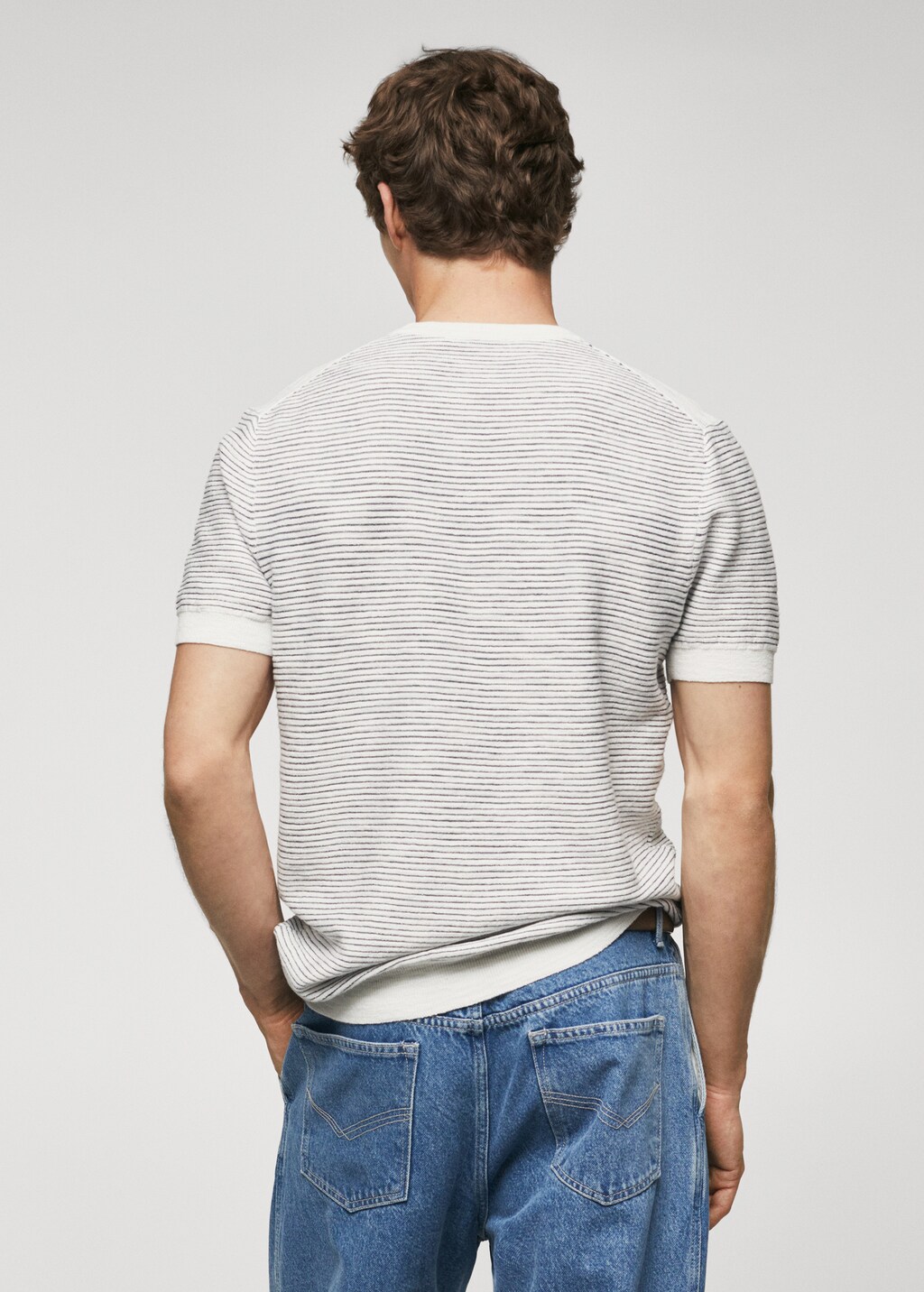 Textured striped T-shirt - Reverse of the article