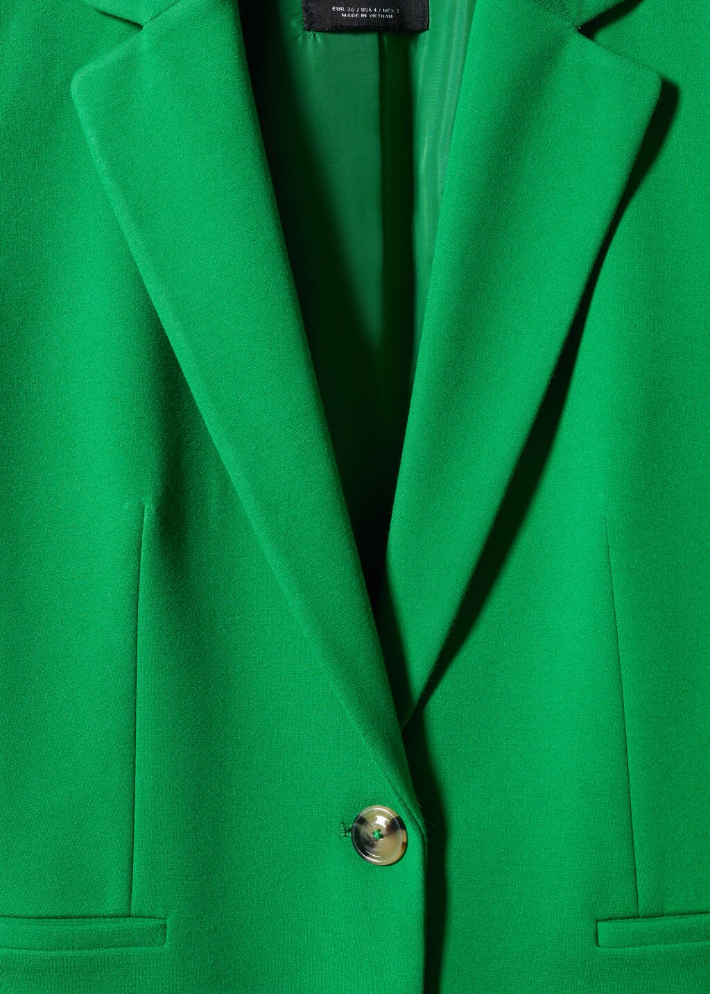 Fitted jacket with blunt stitching - Details of the article 8