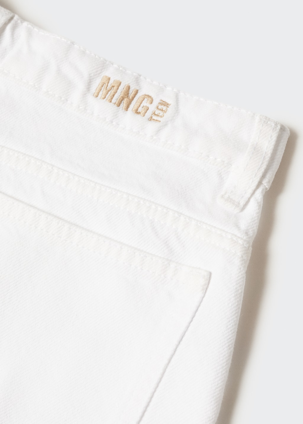 Jeans-Shorts mit mittlerer Bundhöhe - Detail des Artikels 8