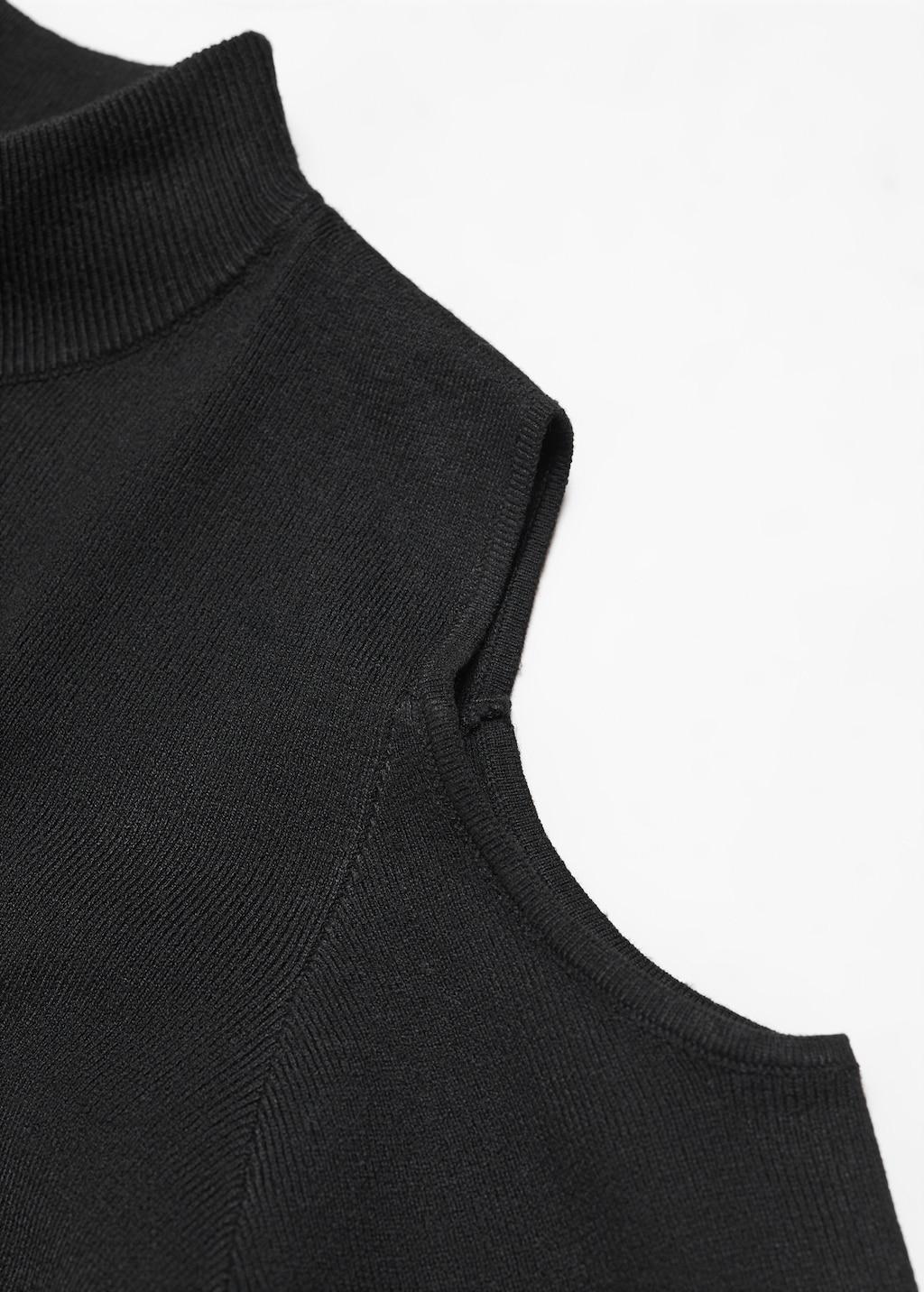 Schulterfreier Pullover - Detail des Artikels 8