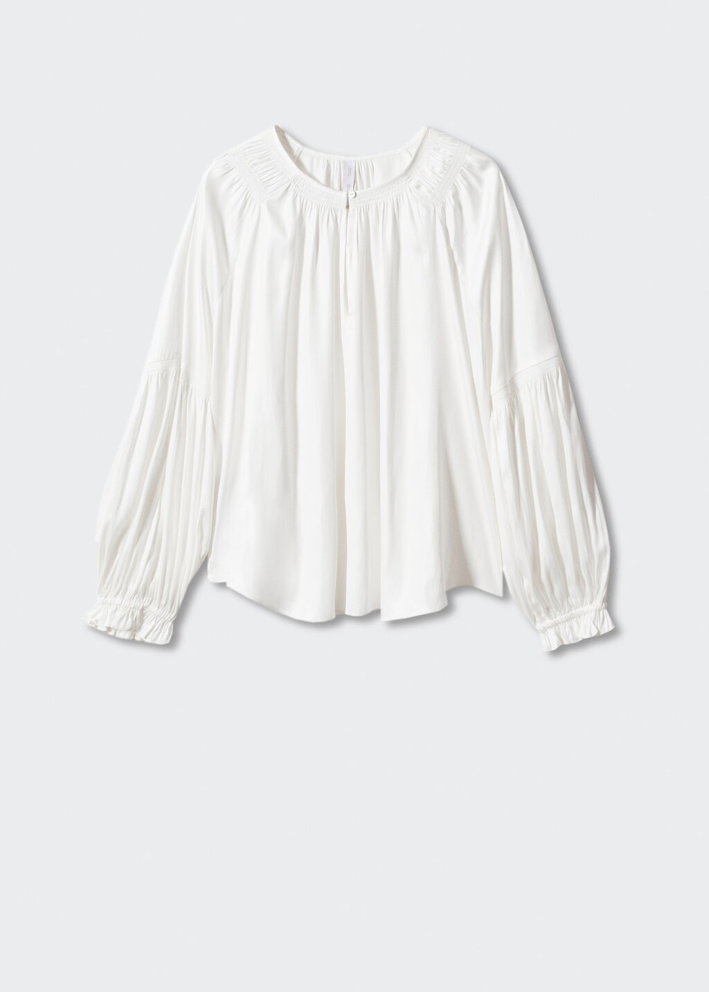 Pleated blouse with button - Article without model