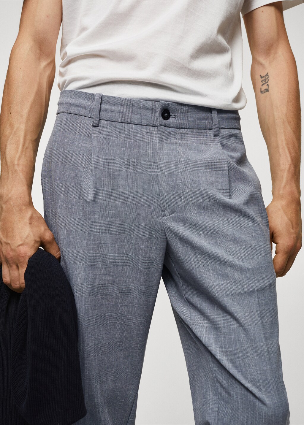 Printed pleated trousers - Details of the article 1