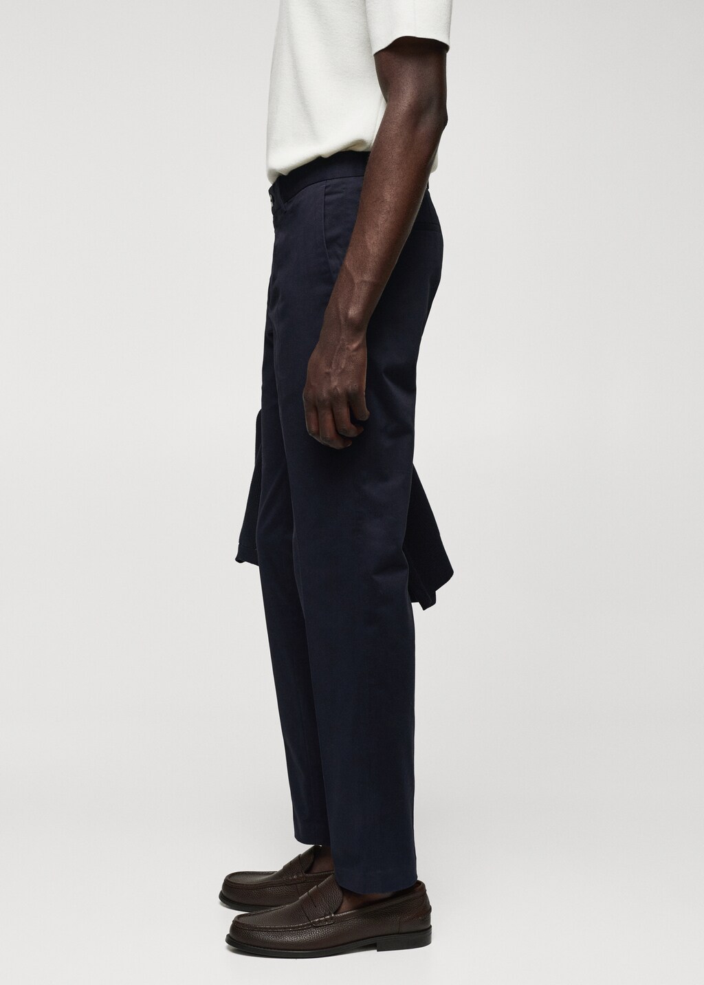 Slim-fit pleated cotton chinos - Details of the article 2