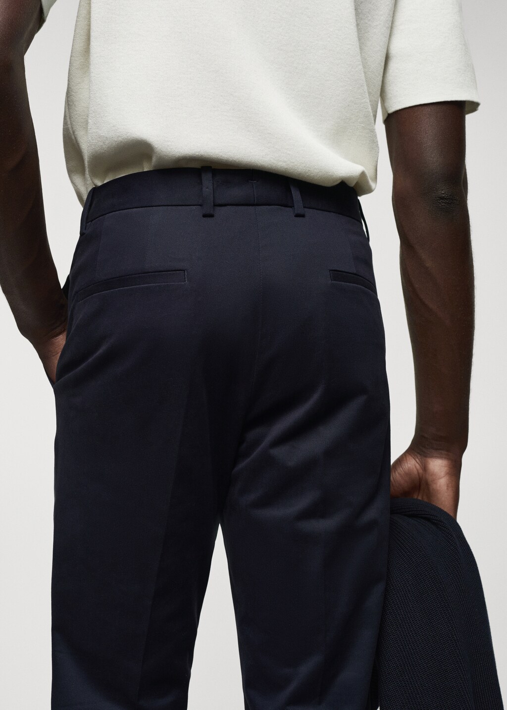 Slim-fit pleated cotton chinos - Details of the article 6