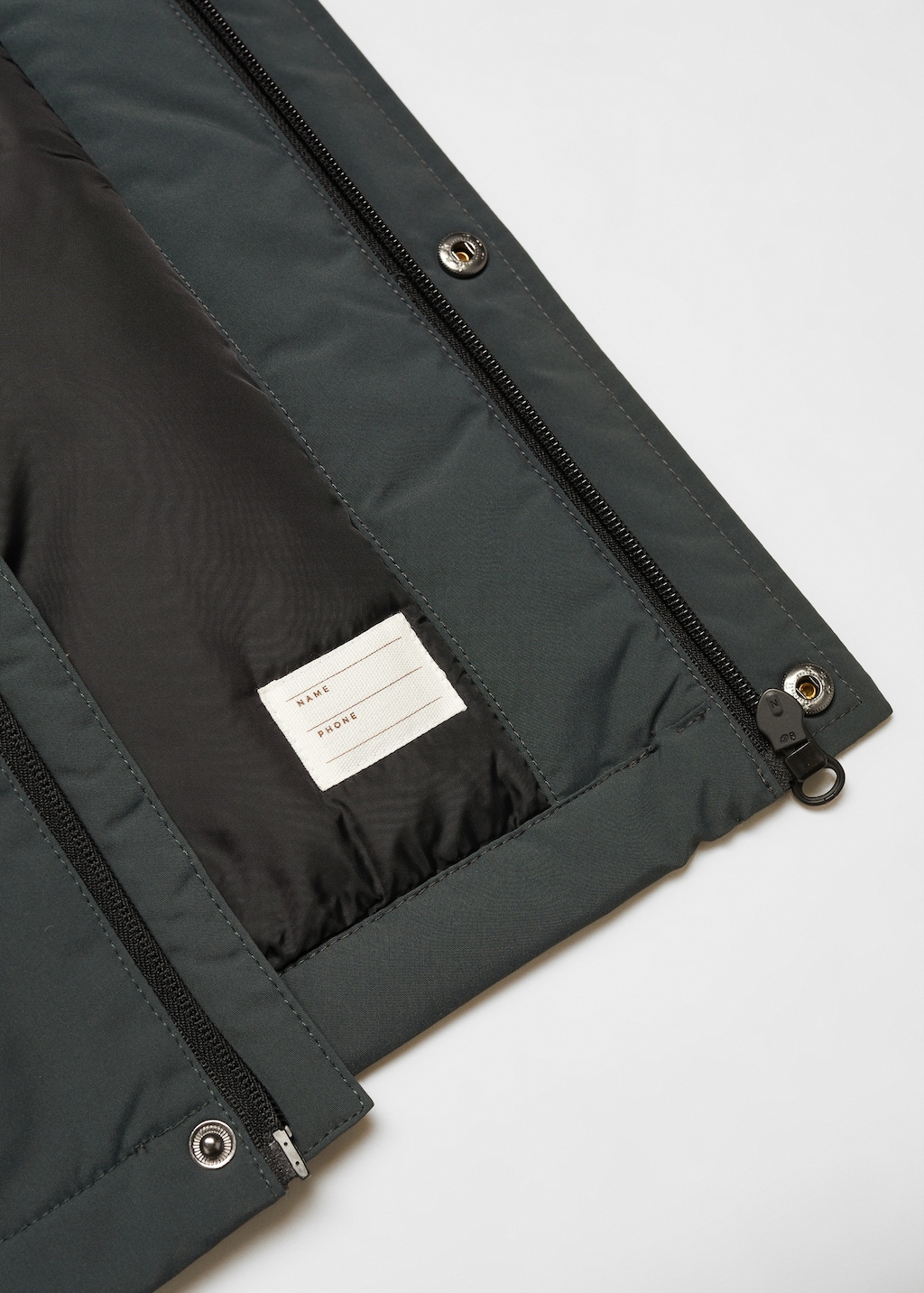 Pockets hooded coat - Details of the article 8