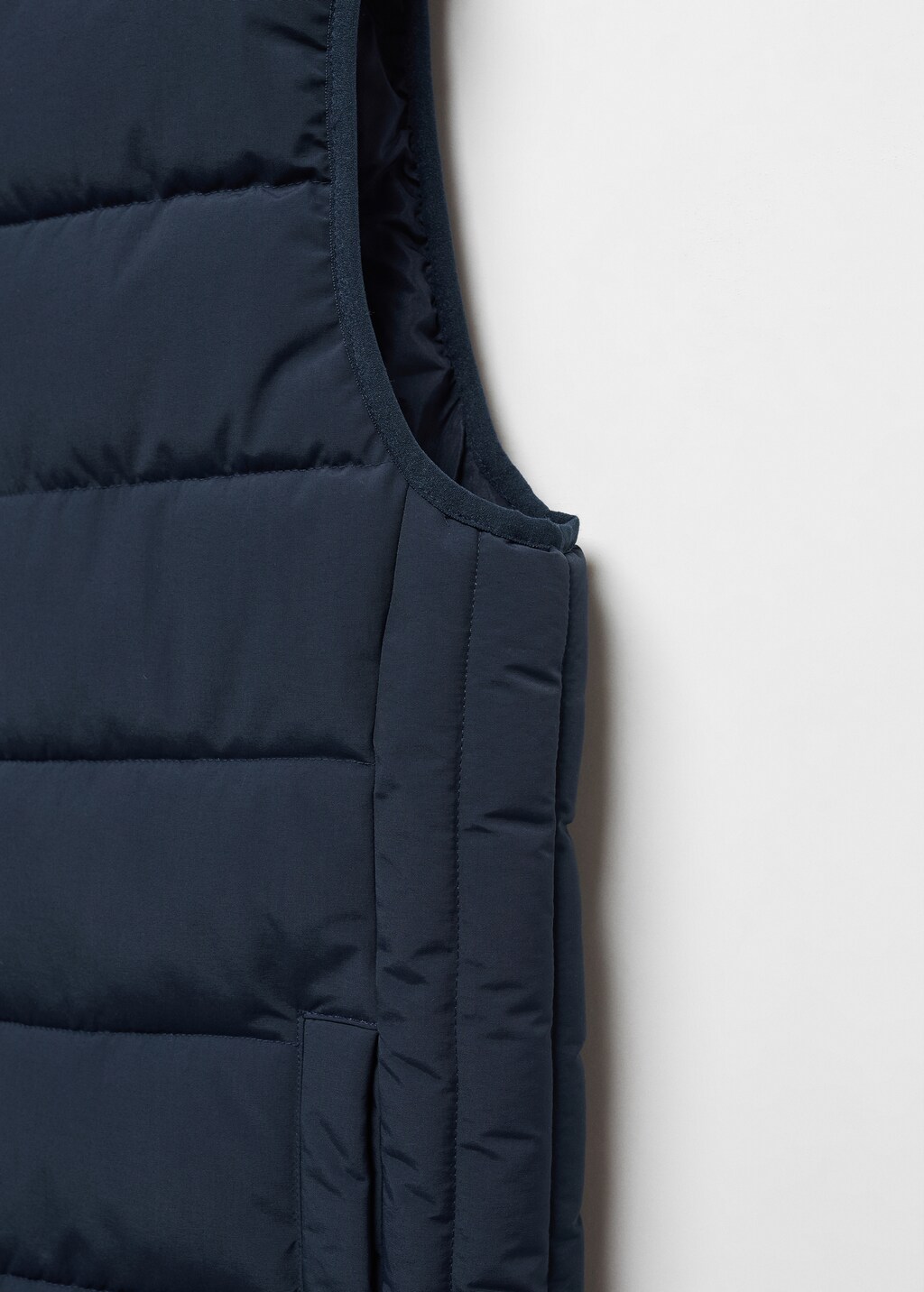 Quilted gilet - Details of the article 8