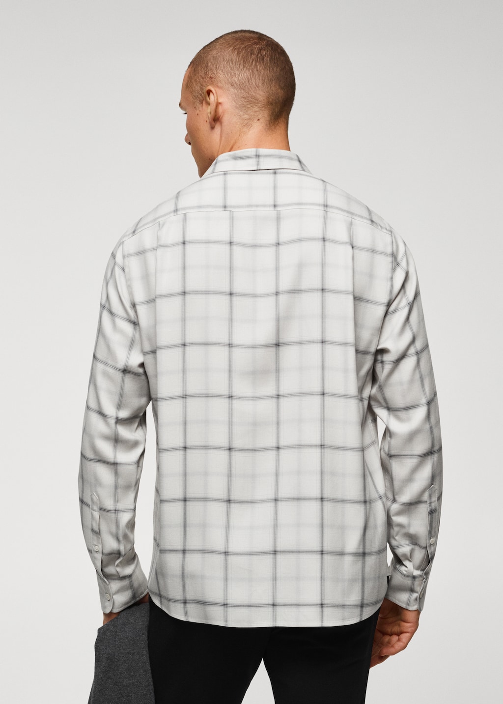 Camisa regular fit quadres finestra - Revers de l'article