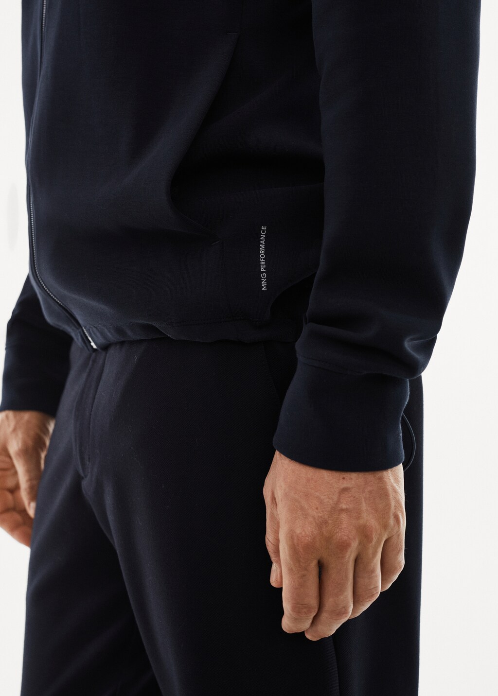 Breathable sweatshirt with zip - Details of the article 6