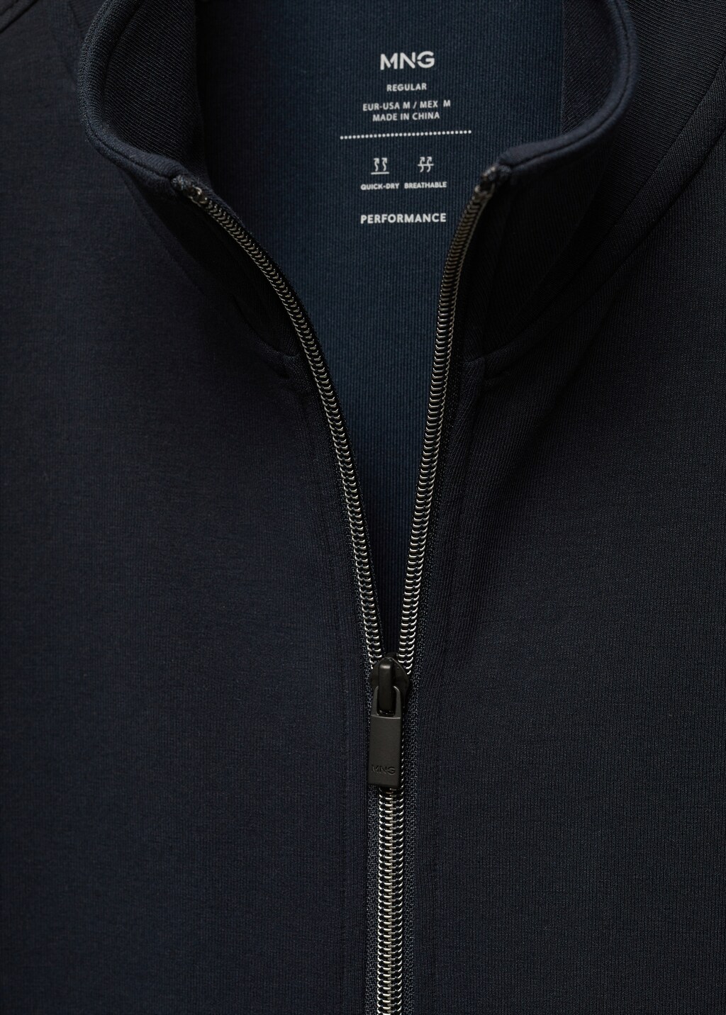 Breathable sweatshirt with zip - Details of the article 8