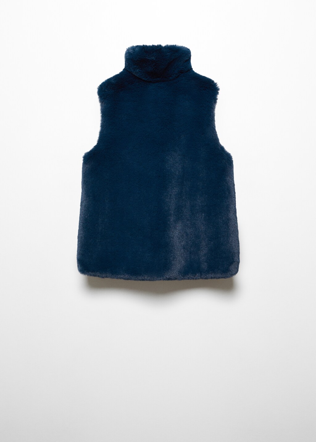 Fur-effect cape gilet - Reverse of the article