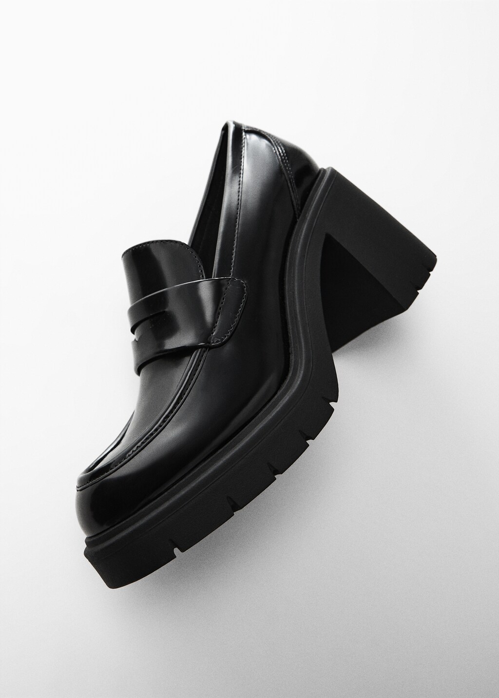 Heeled loafers with track soles - Details of the article 5