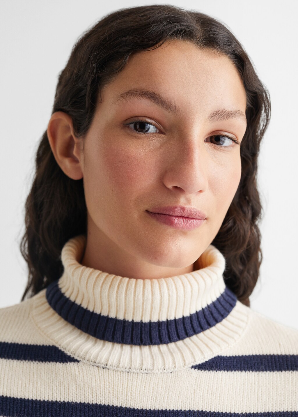 Stand-collar striped sweater - Details of the article 1