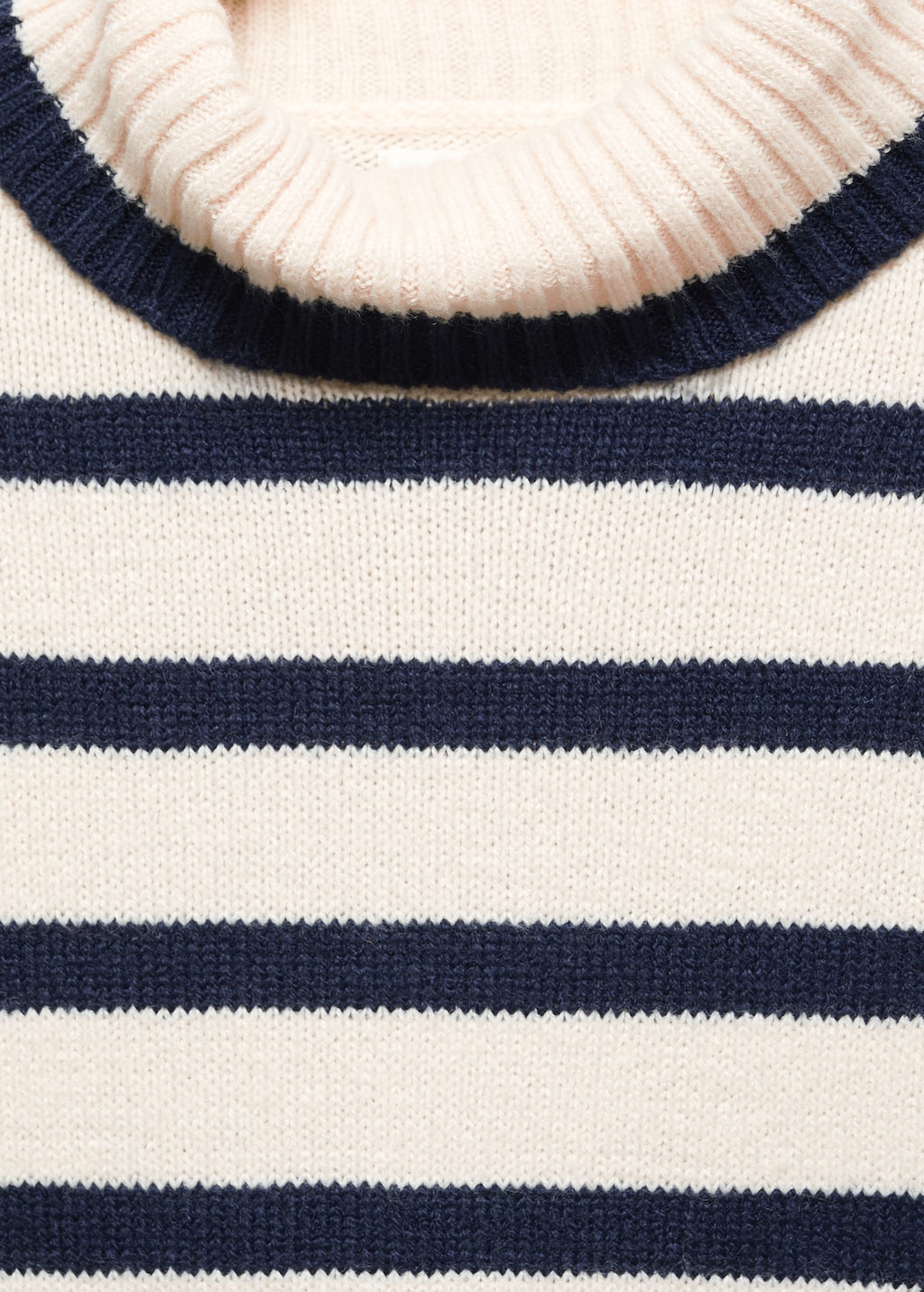 Stand-collar striped sweater - Details of the article 8