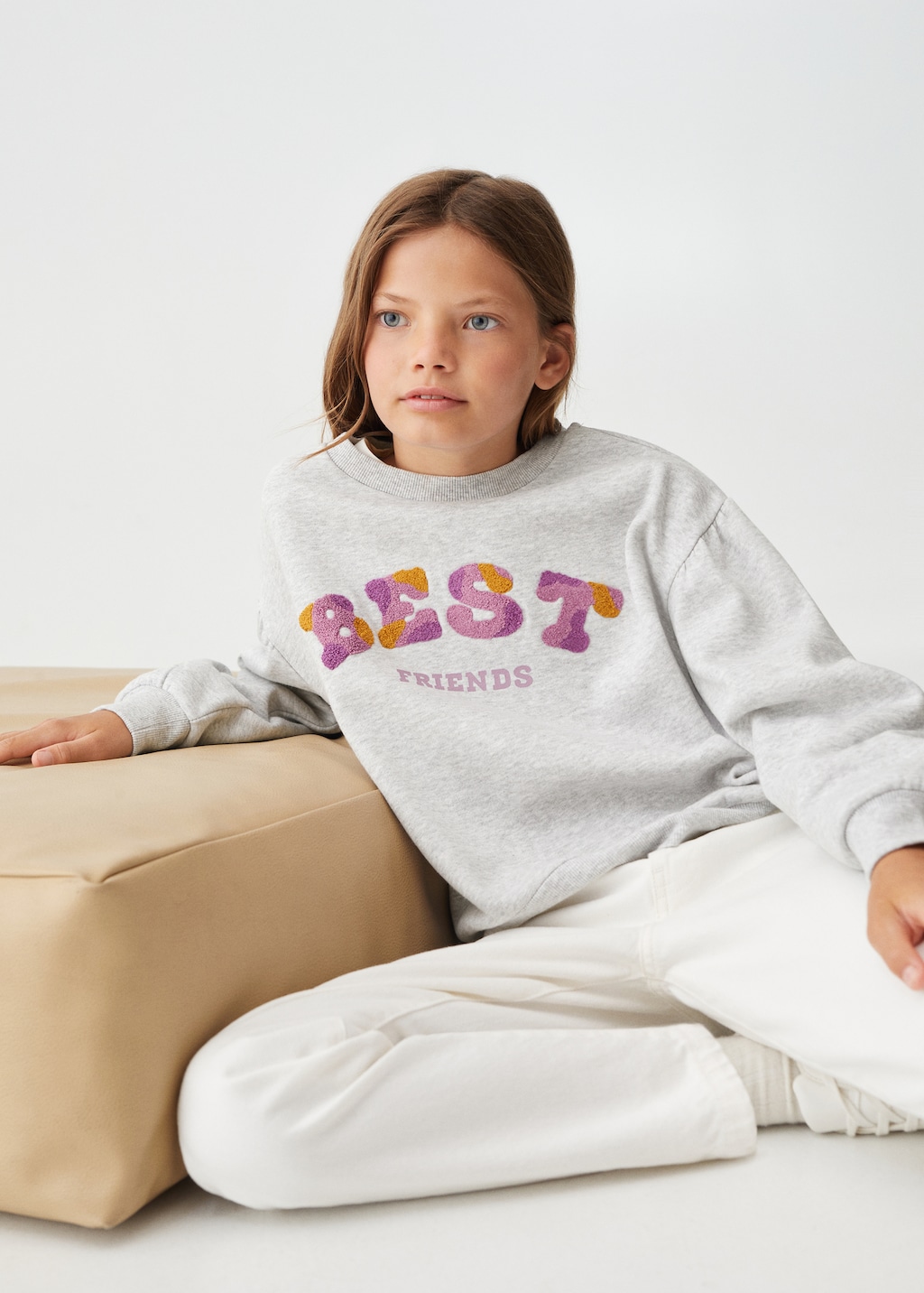 Sweatshirt mit aufgesticktem Schriftzug - Mittlere Ansicht