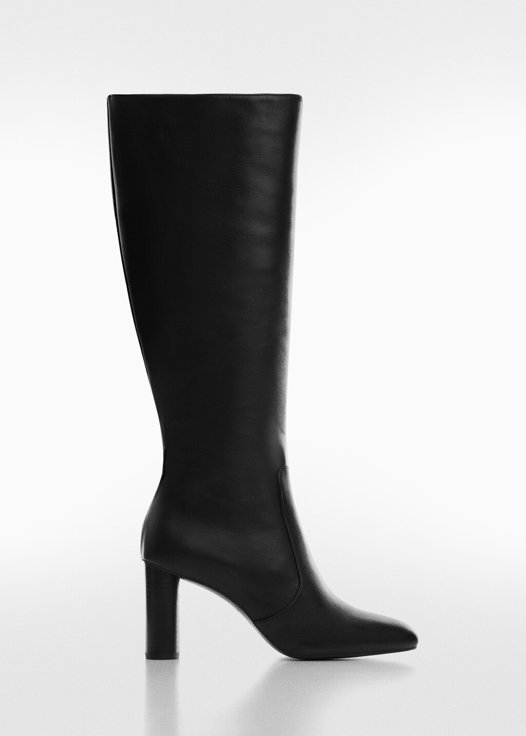 Round-toe leather boots - Article without model