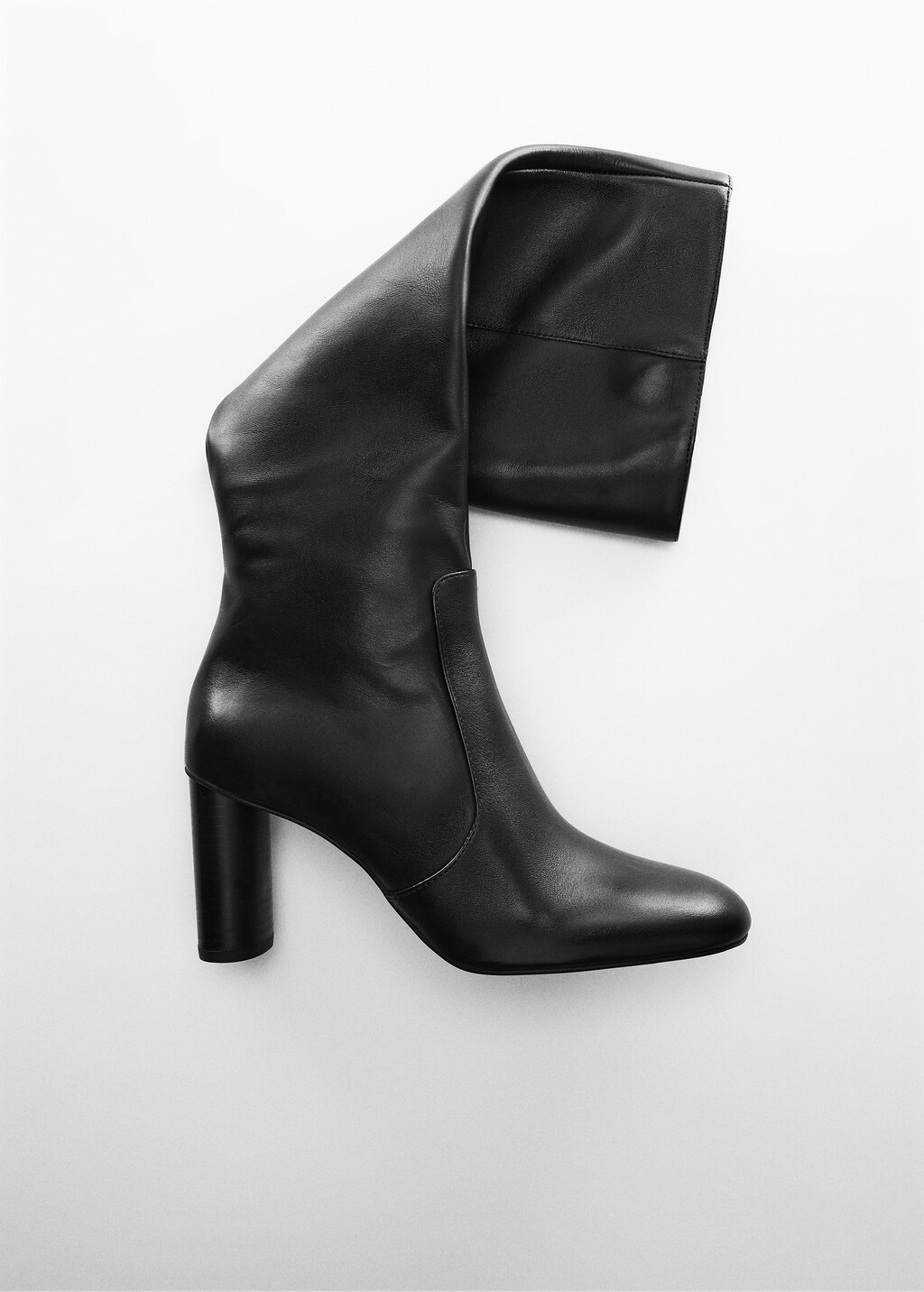 Round-toe leather boots - Details of the article 6