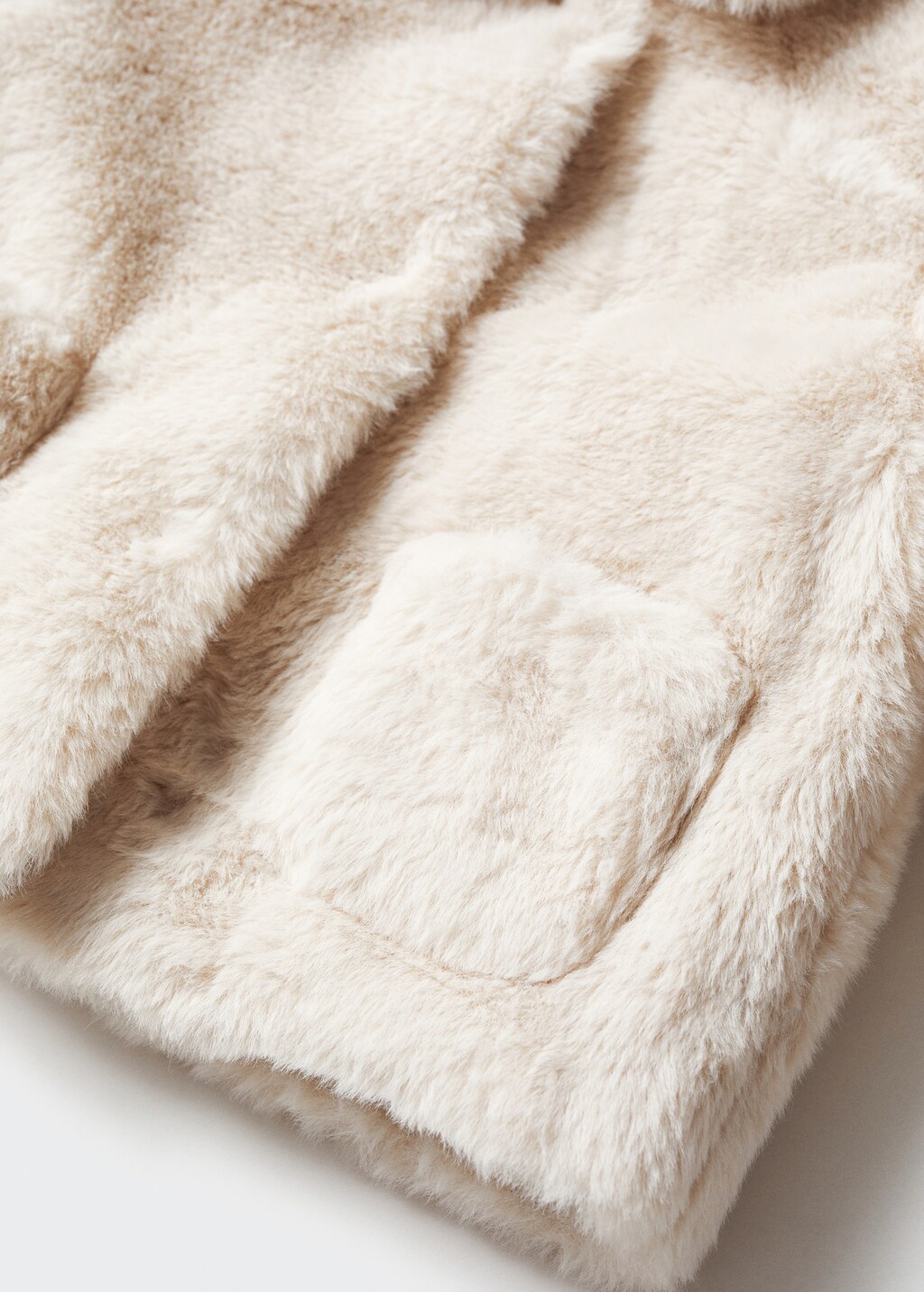 Fur-effect coat - Details of the article 8