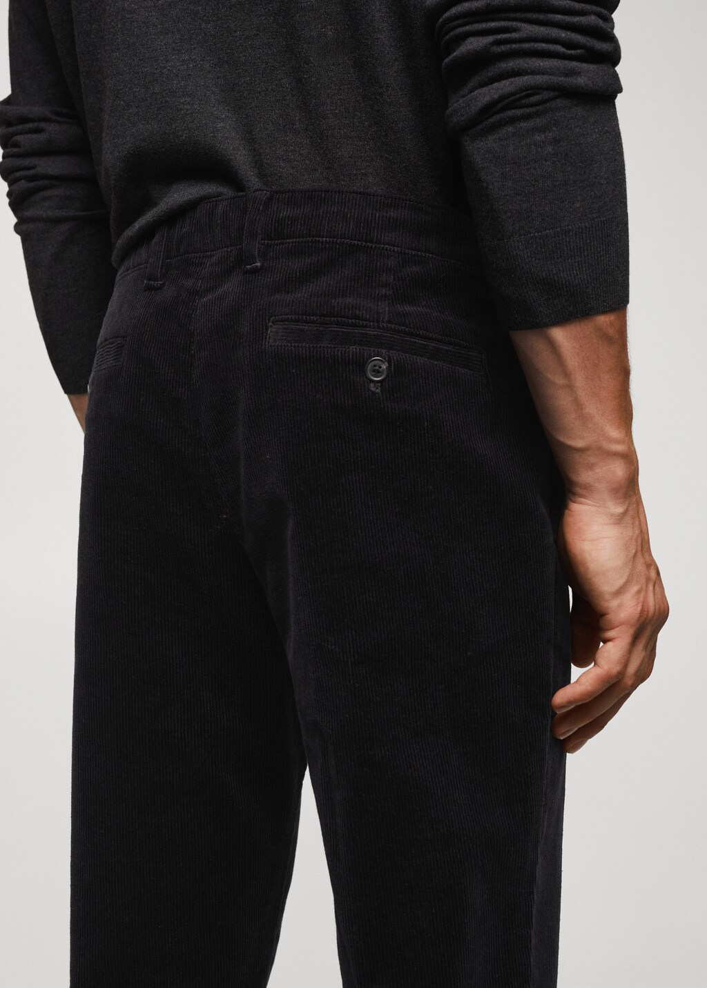 Corduroy slim-fit cropped trousers - Details of the article 6